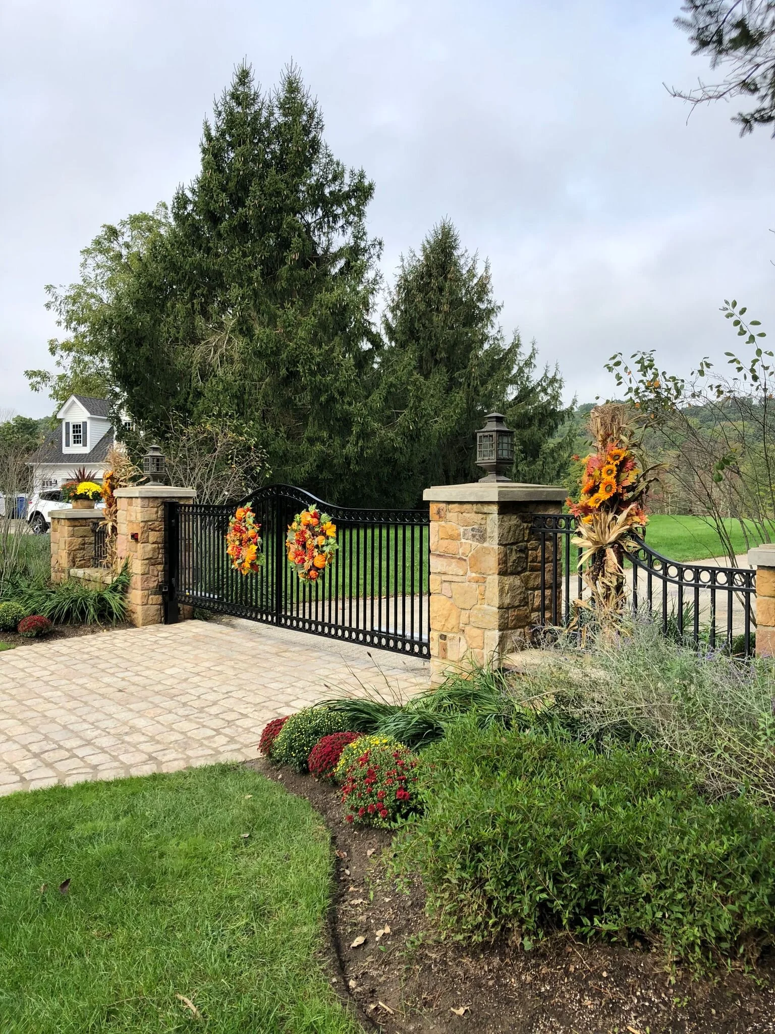 What Landscaping Companies Near Me Are Saying About Fall Landscaping in the Bernardsville and Madison, NJ, Areas