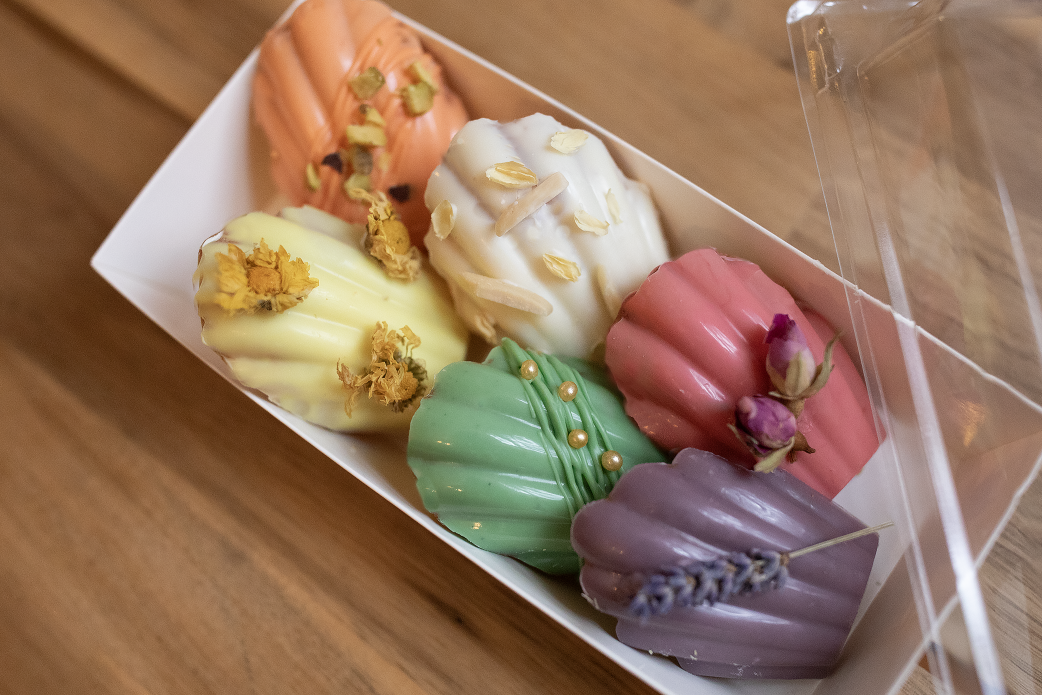 値下げ中  MADELEINE B&Bプレゼント(匿名配送) Madeleines — le Bánh Patisserie