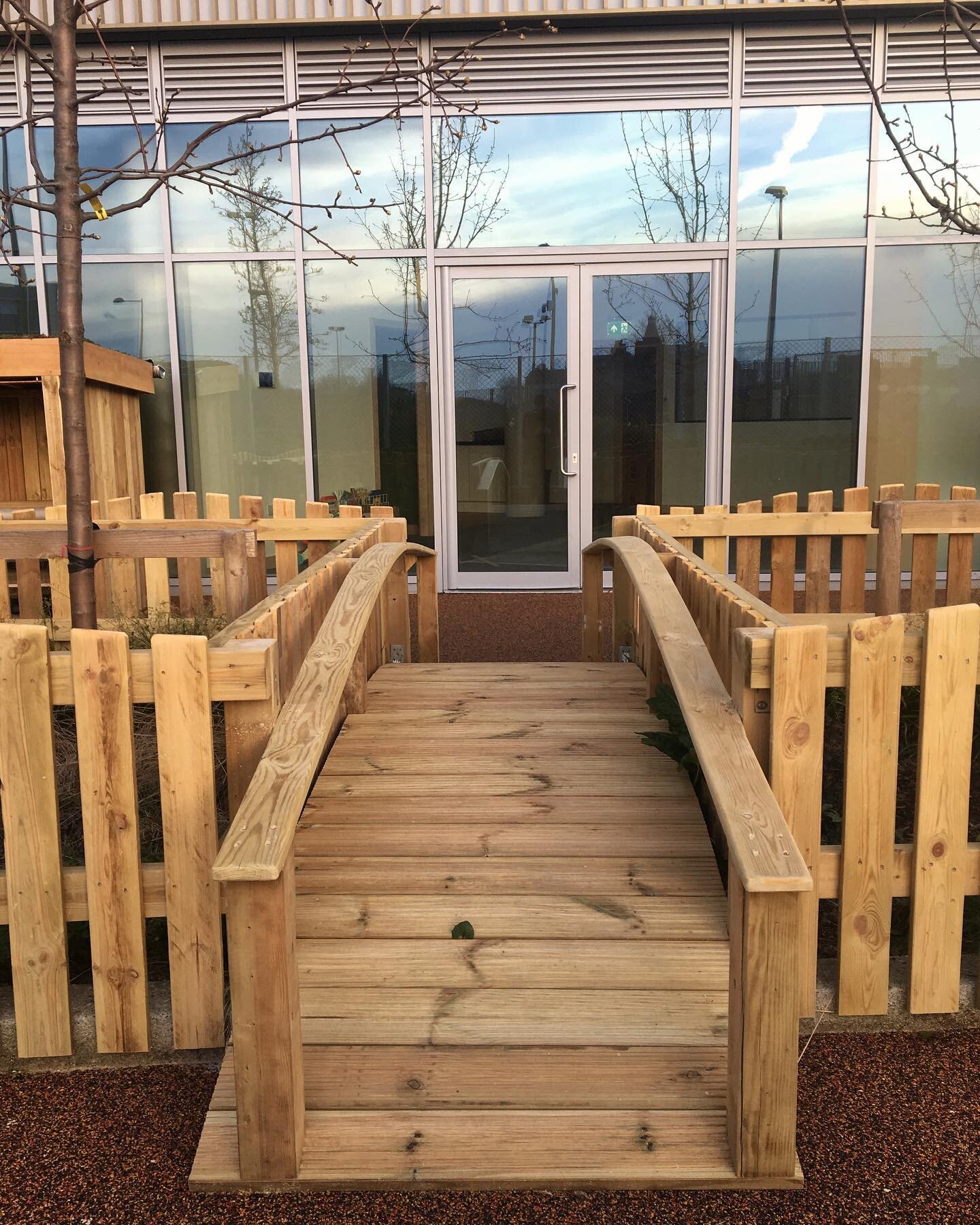 We&rsquo;ve been giving the playground at East Wick Nursery a makeover! With reclaimed fencing, bridges for the children to play on and bespoke buggy stores with green roofs 🛠 

In line with our commitment to helping workplaces increase sustainabili