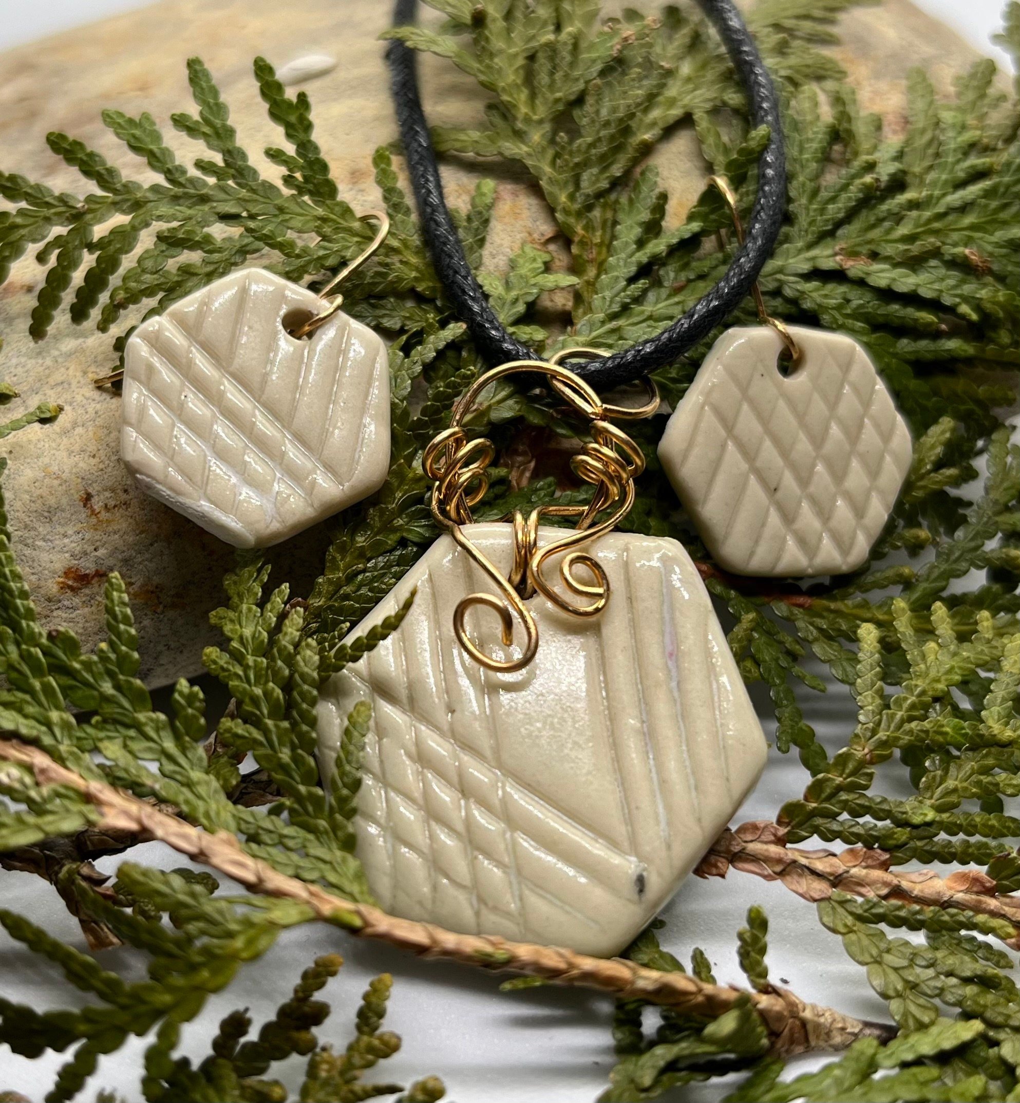 https://i.etsystatic.com/21053962/r/il/224f96/5728724856/il_fullxfull.5728724856_7w78.jpg