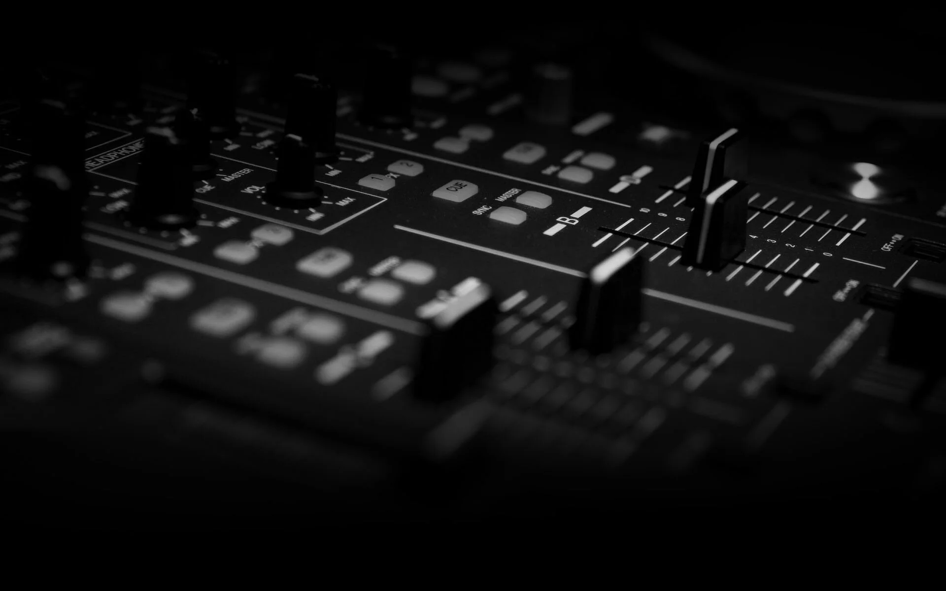 Mixing_consoles_black-2016_Music_HD_Wallpaper Wallpaper_1920x1200[10wallpaper.com].jpg