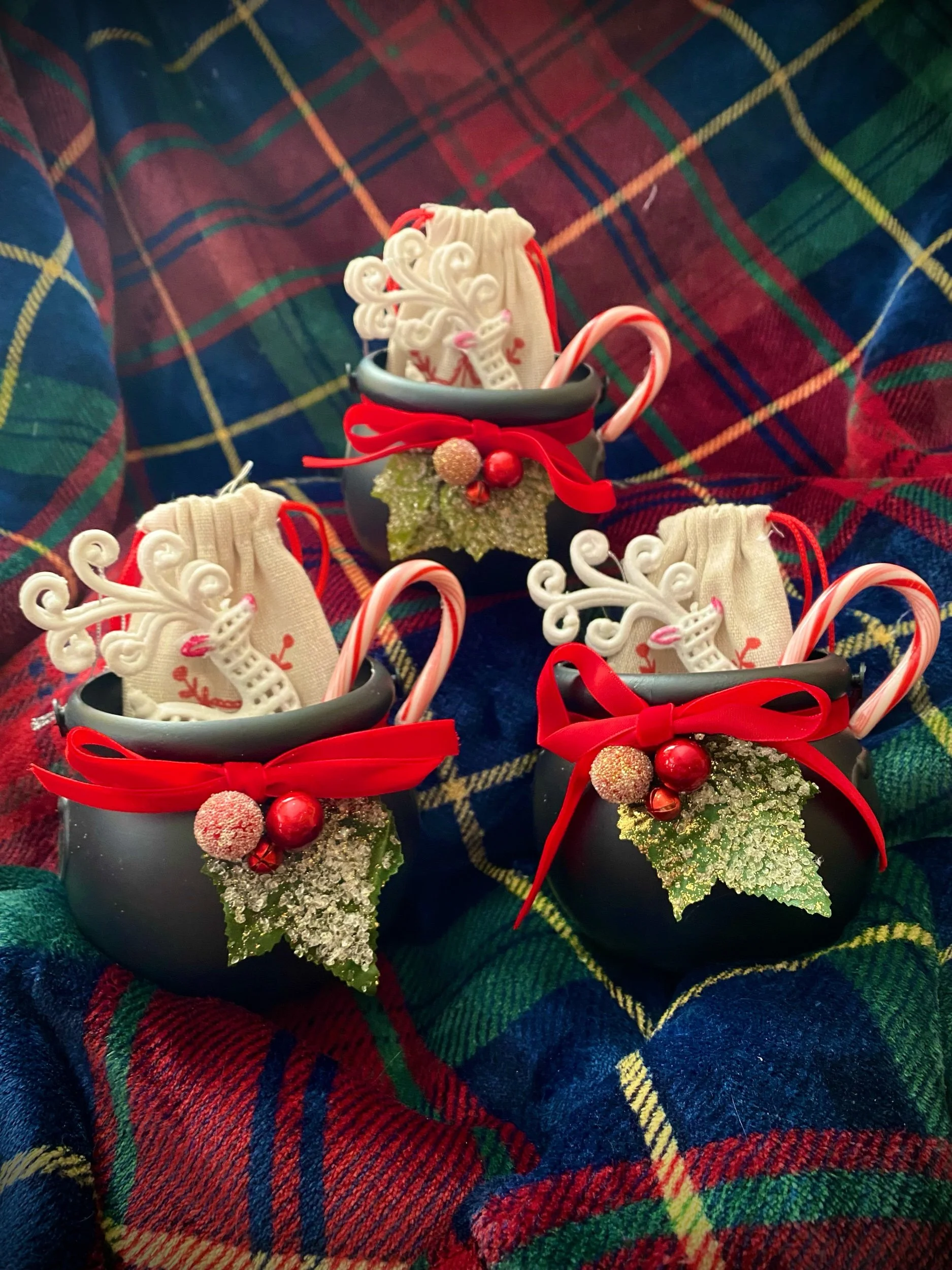 Ingefær’s Christmas Cauldrons