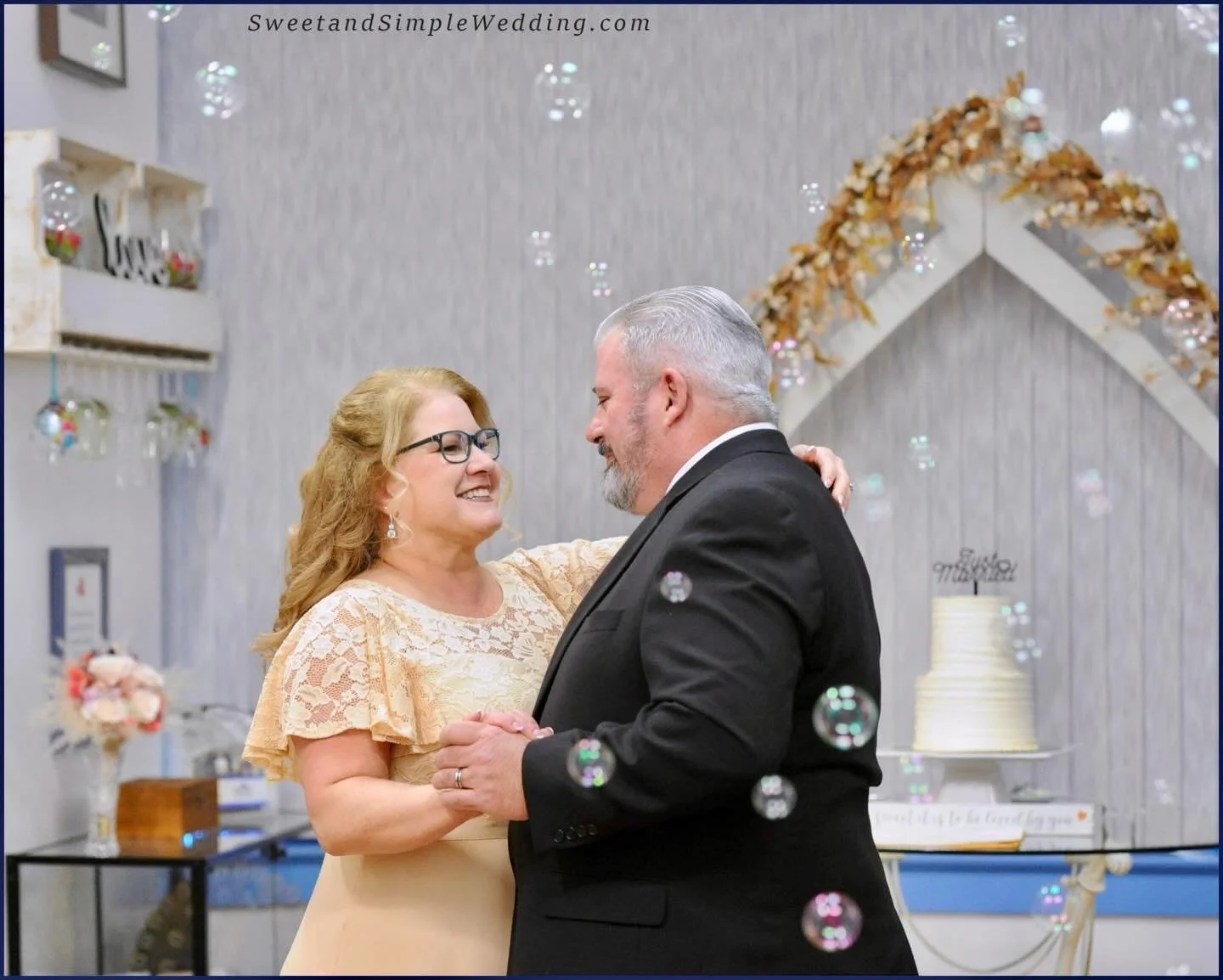 Feeling &ldquo;bubbly&rdquo; as Angela &amp; Donald share a first dance together as husband and wife. 🫧 
Congratulations on your beautiful and fun family wedding! &hearts;️😎🥳

#virginiaisforlovers #lovewarrenton #bestlittleweddingchapelinvirginia 