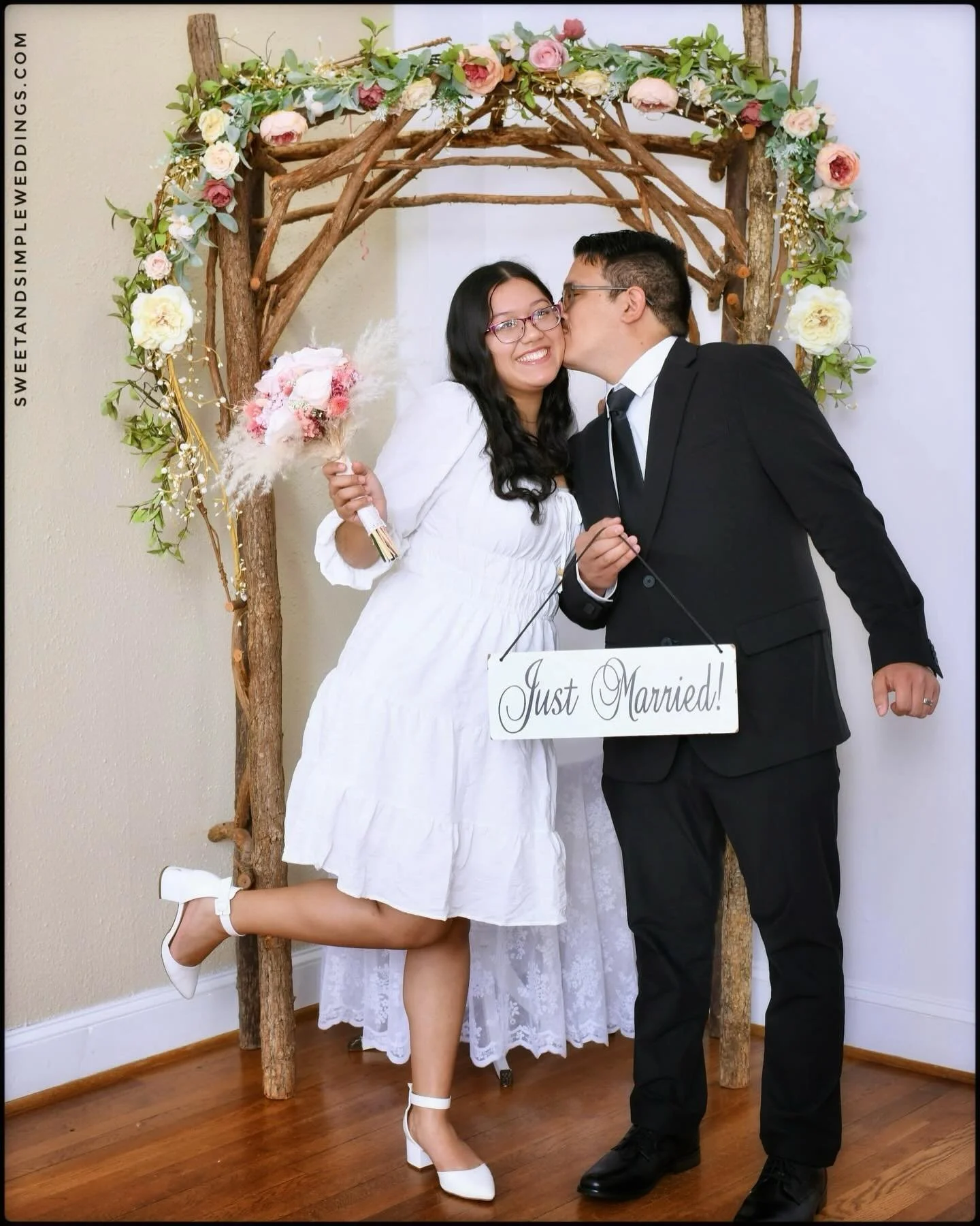 When you marry your best friend &ldquo;Sweet &amp; Simple,&rdquo; this is what delight looks like.

Congratulations to Marta &amp; Charlie! &hearts;️😎🥳

#virginiaisforlovers #lovewarrenton #bestlittleweddingchapelinvirginia #sweetandsimpleweddings 