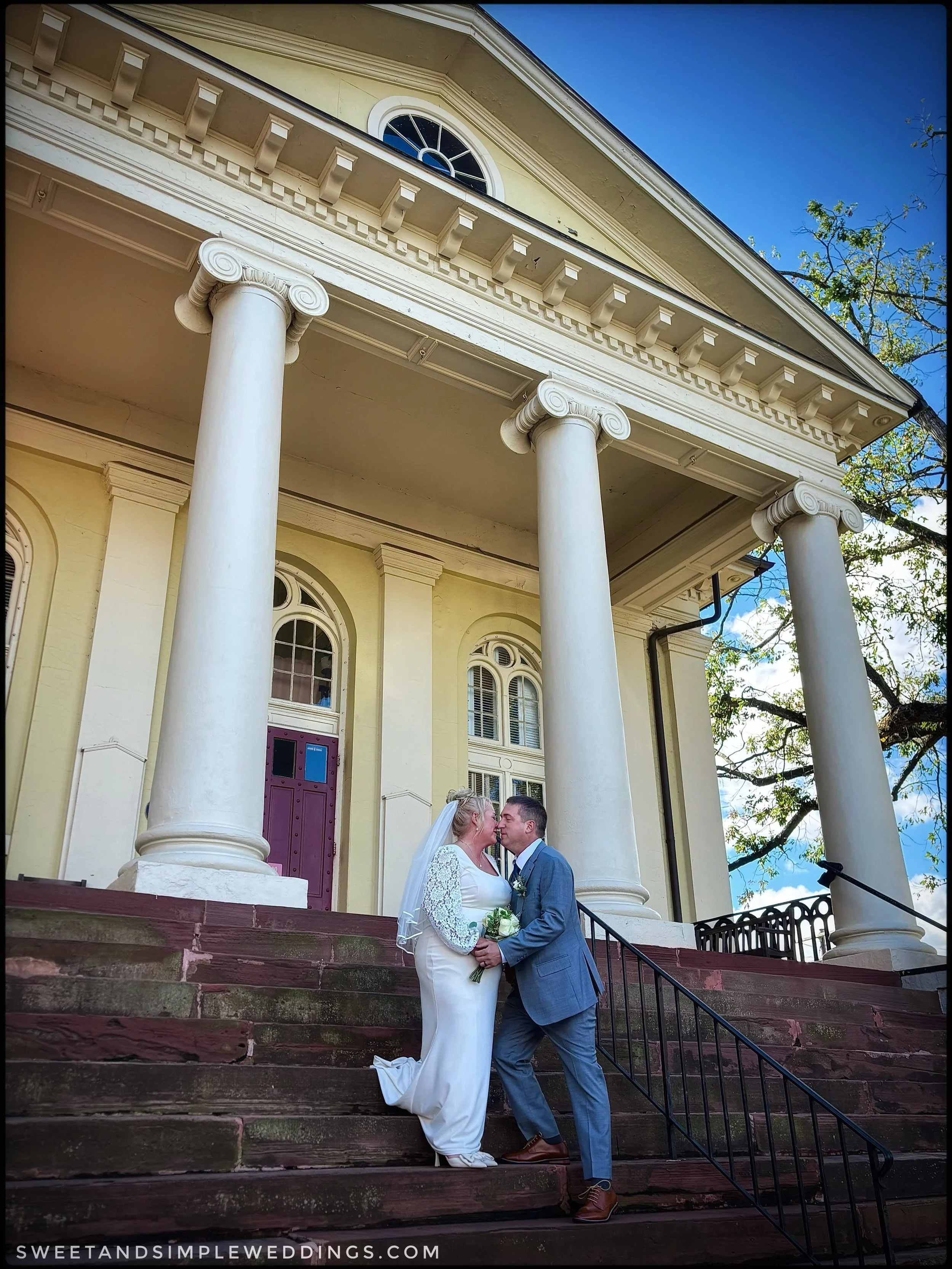 This lovely couple came together last weekend to marry in the #HeartofWarrenton as she arrived from Scotland, and today they go there together as a married couple. ❤️😎🥳💍

Congratulations to Emma &amp; David 🏴󠁧󠁢󠁳󠁣󠁴󠁿

#virginiaisforlovers
#sw
