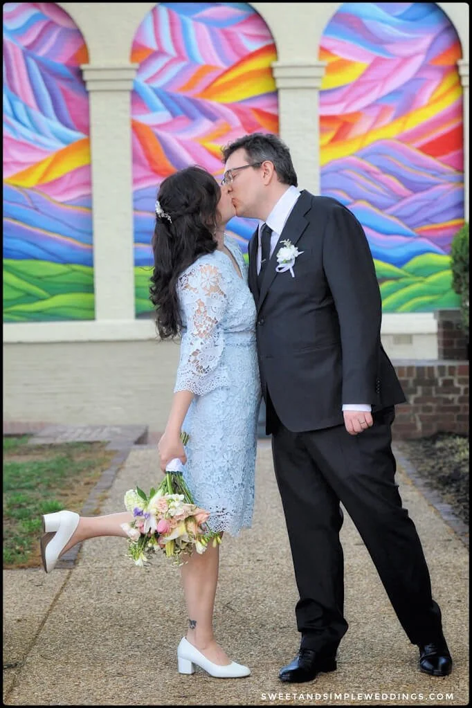 Jung Mi & Donald celebrate their #HeartofWarrenton wedding with a sweet and colorful kiss!