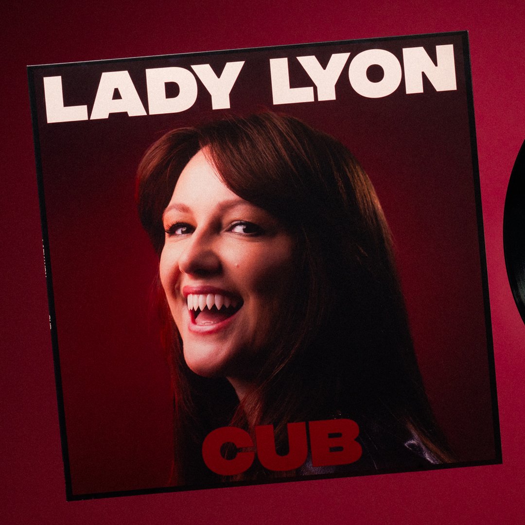 LL_Cub-Vinyl-Carousel-1.jpg