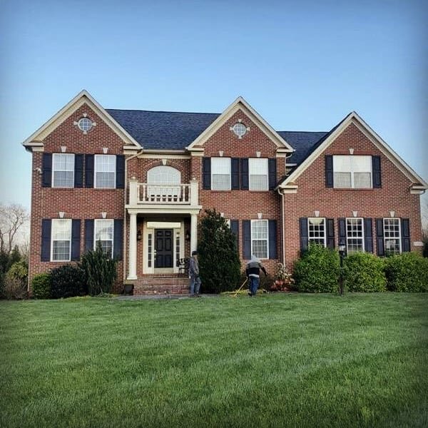 Strong winds are causing havoc.  Schedule an inspection  today  at www.silvarenovationllc.com 
#stormdamage #freeinspection #roof #siding #solar #generalcontractor #winddamage #roofleaks #realestate #homeflipping #maryland #construction #inspection