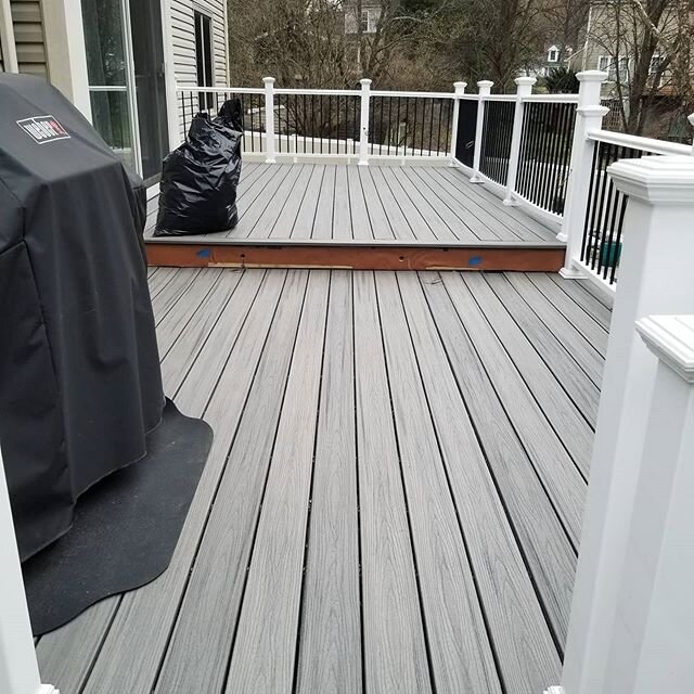 Finishing up on a monster deck in Columbia, MD. Just in time for BBQ weather.  Schedule to get a quote on our website.
#trex #trexdecking #decks #backyard #generalcontractors #deckideas #marylandrealestate #maryland 
#bbqweather