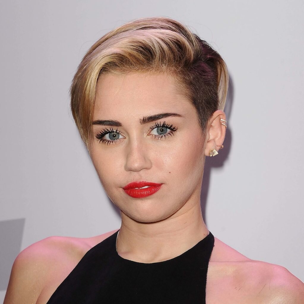 Miley-Ray-Cyrus-1024x1024.jpg