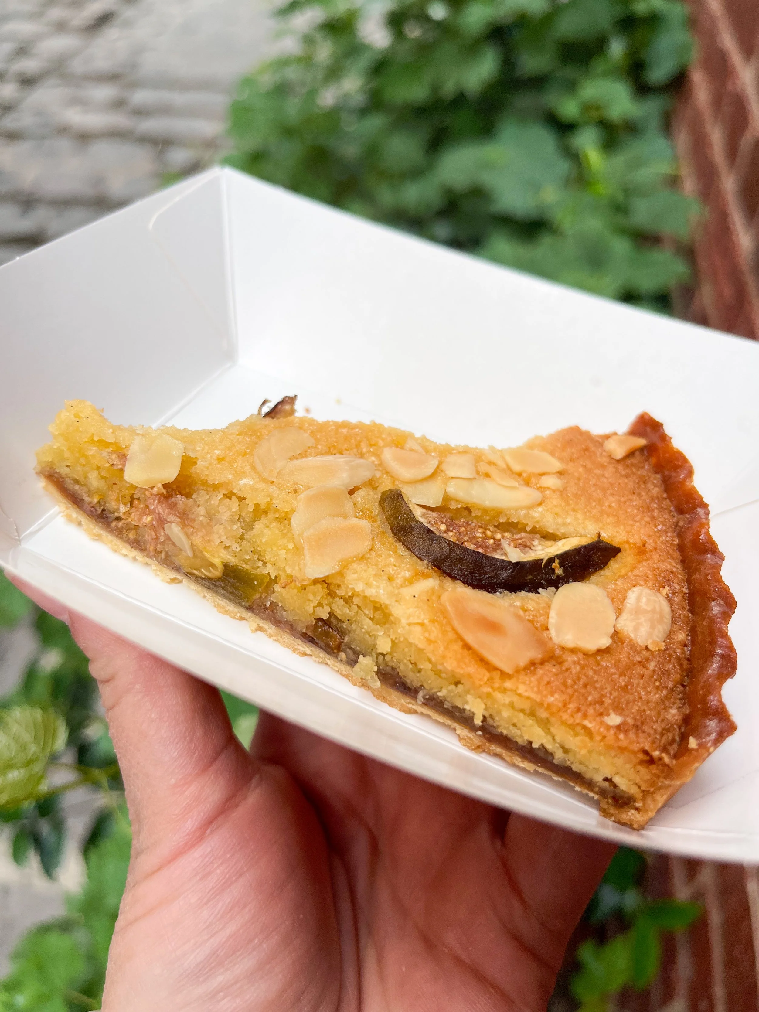 Figgy tart slice