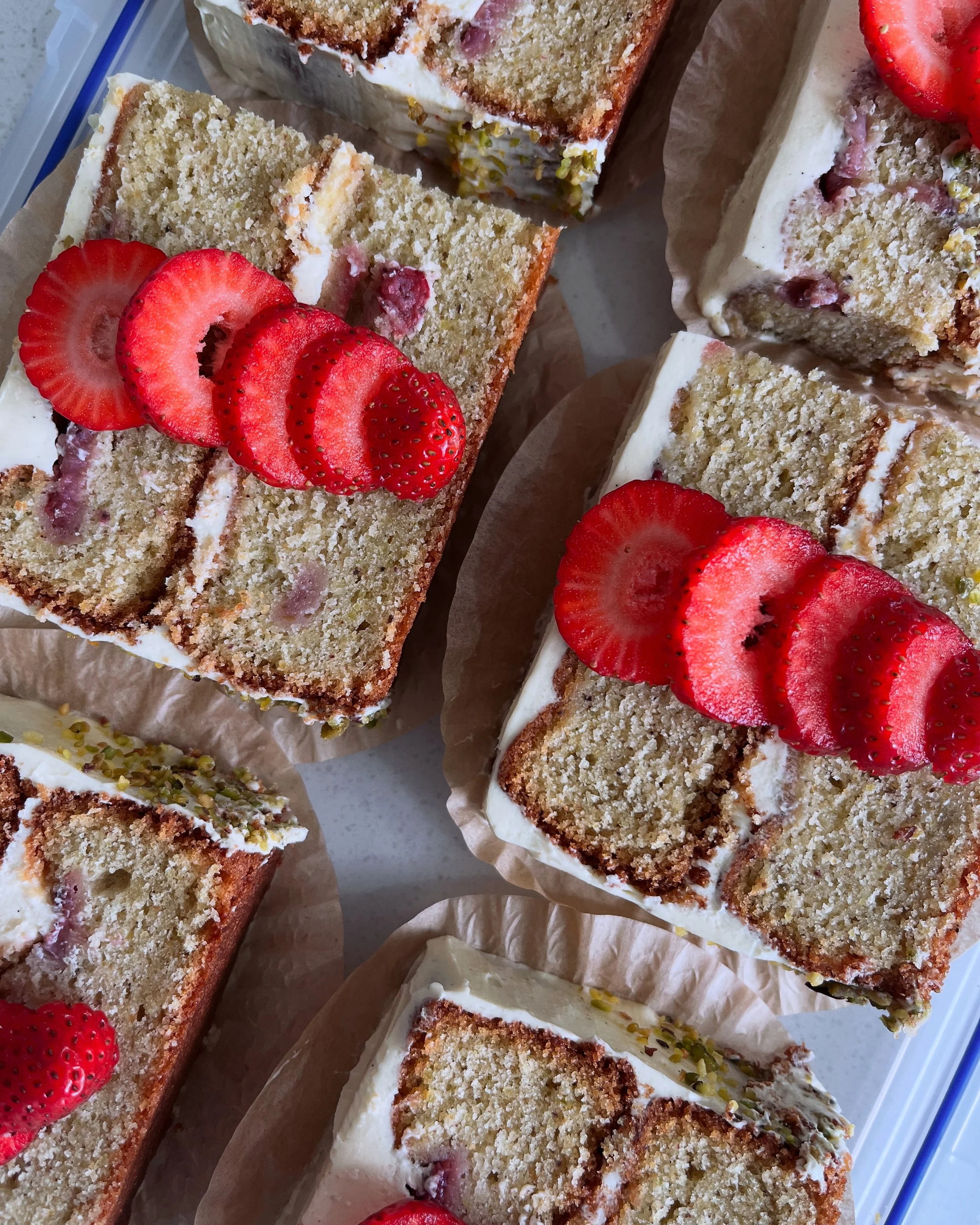 Pistachio & strawberry cake