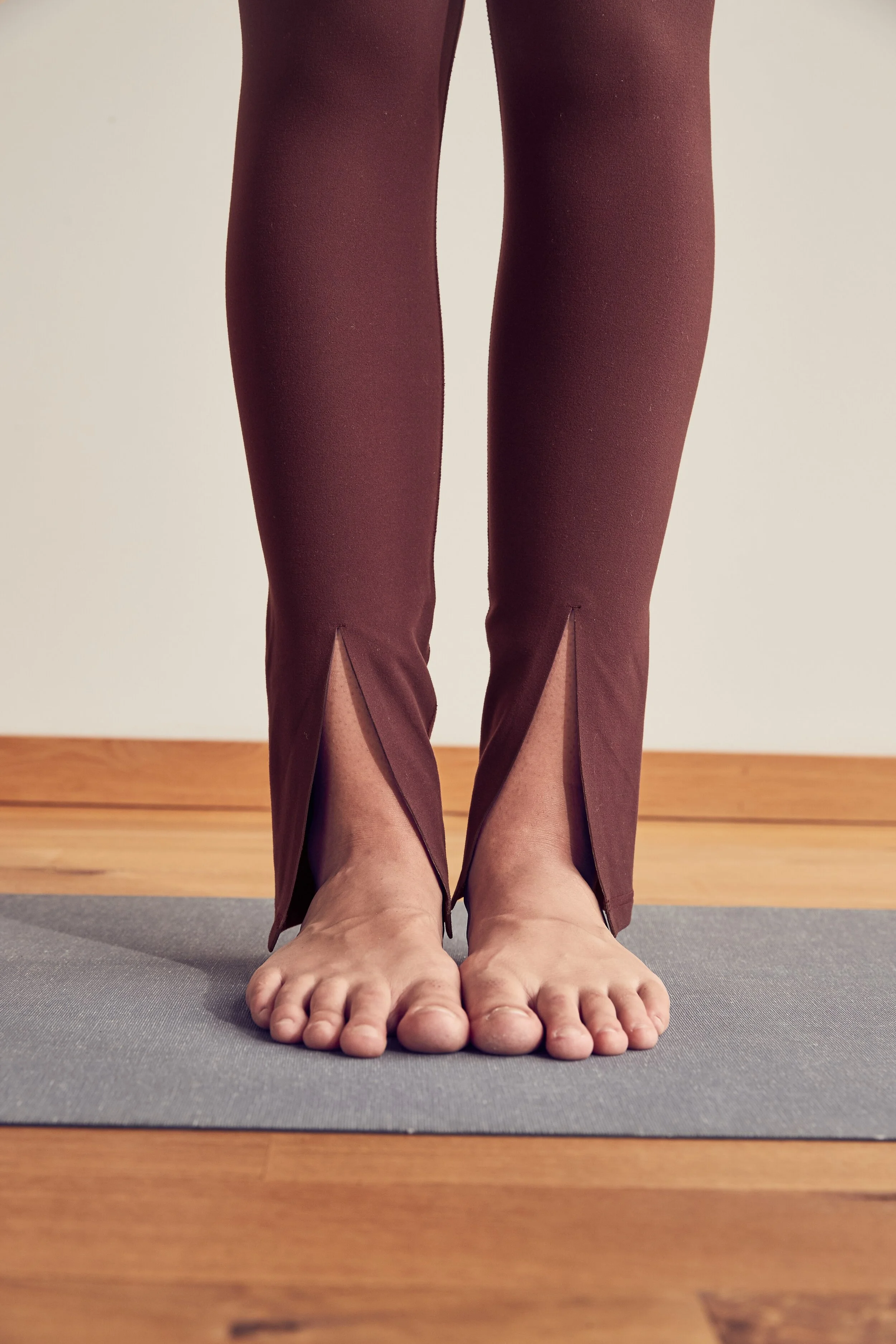 487627_022_ANBR_AT_WMN_LS _36_F19_YO_2_0083.jpg