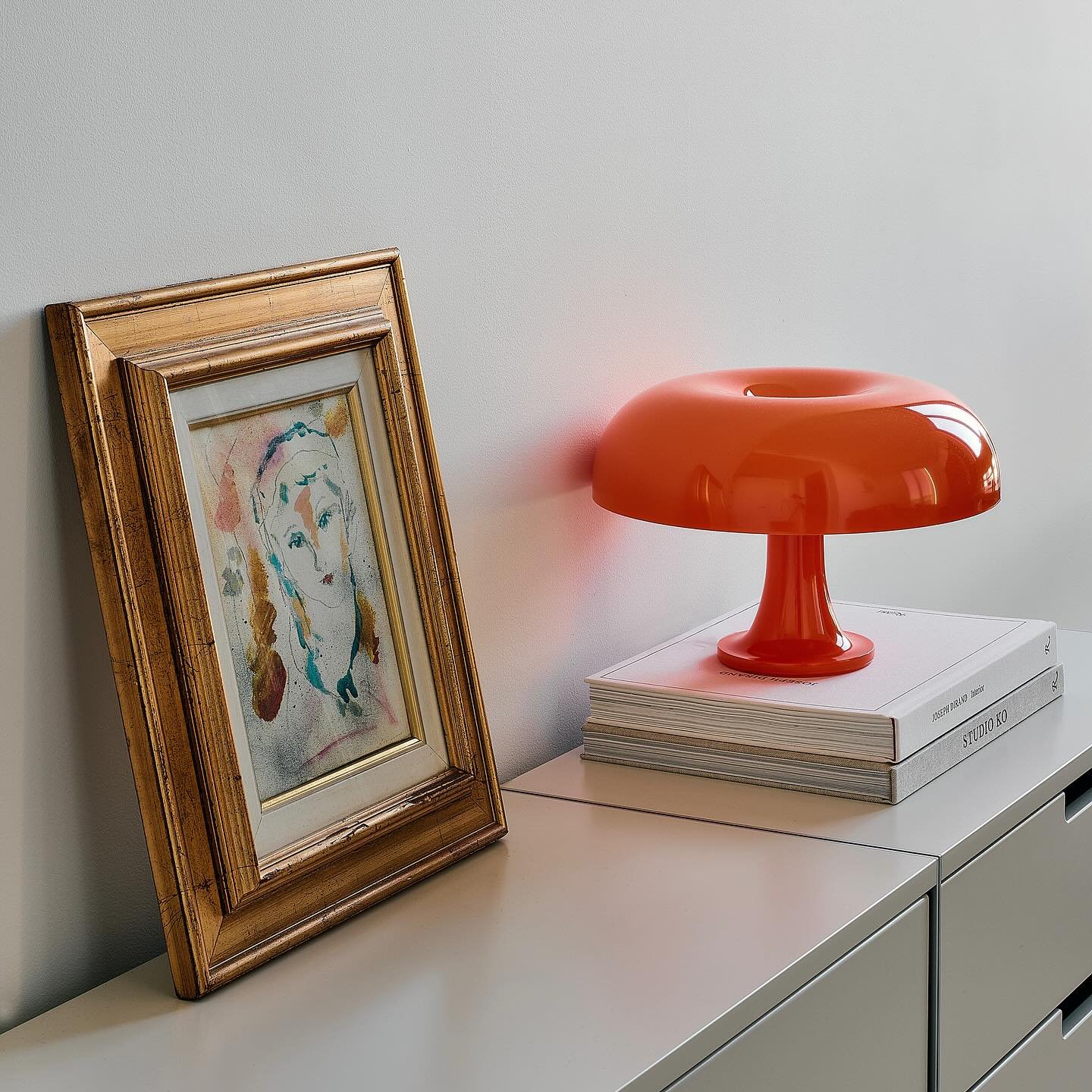 A quiet corner designed for focus and clarity- layered with personal touches that make the space feel both grounding and intimate. Every element was chosen to support a more thoughtful, balanced workday, where beauty and function exist equally.

#off