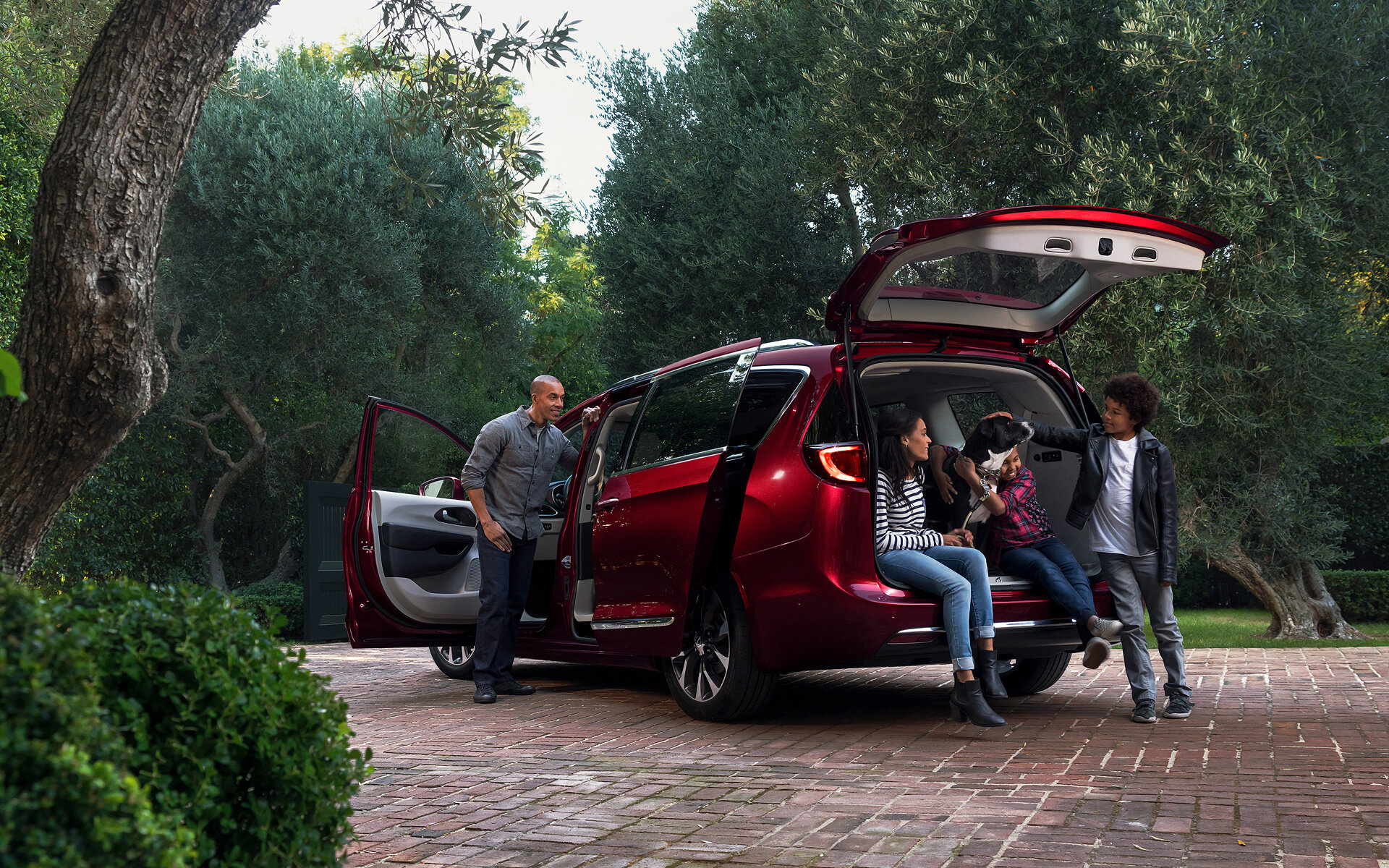 Chrysler Pacifica / Photographer: Webb Bland