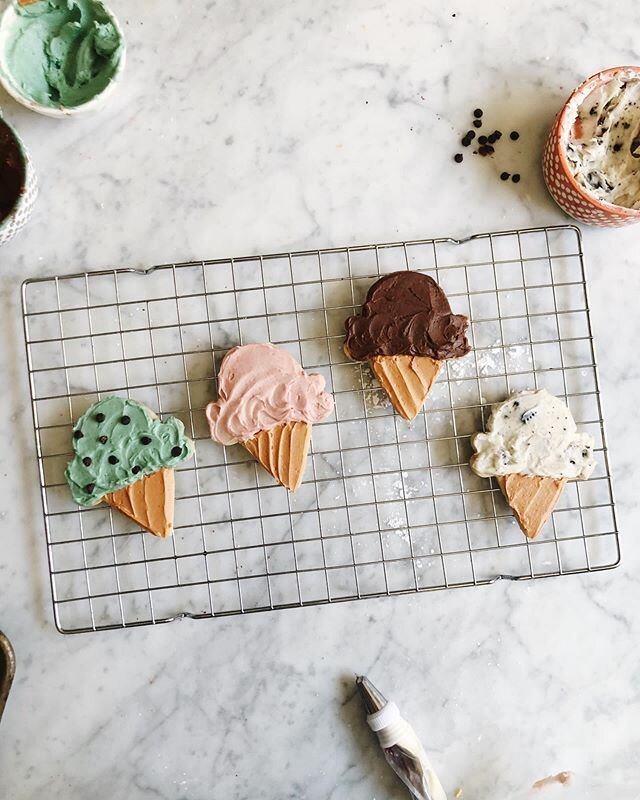 Anyone else crave projects and creativity? I really do!! So I&rsquo;m making work for myself.  Help me out and tell me: what flavours or treats scream summer to you?! .
.
.

#dyefree #sleepingmakesmehungry #cookiestudyhall  #feedfeed  #naturalfoodcol