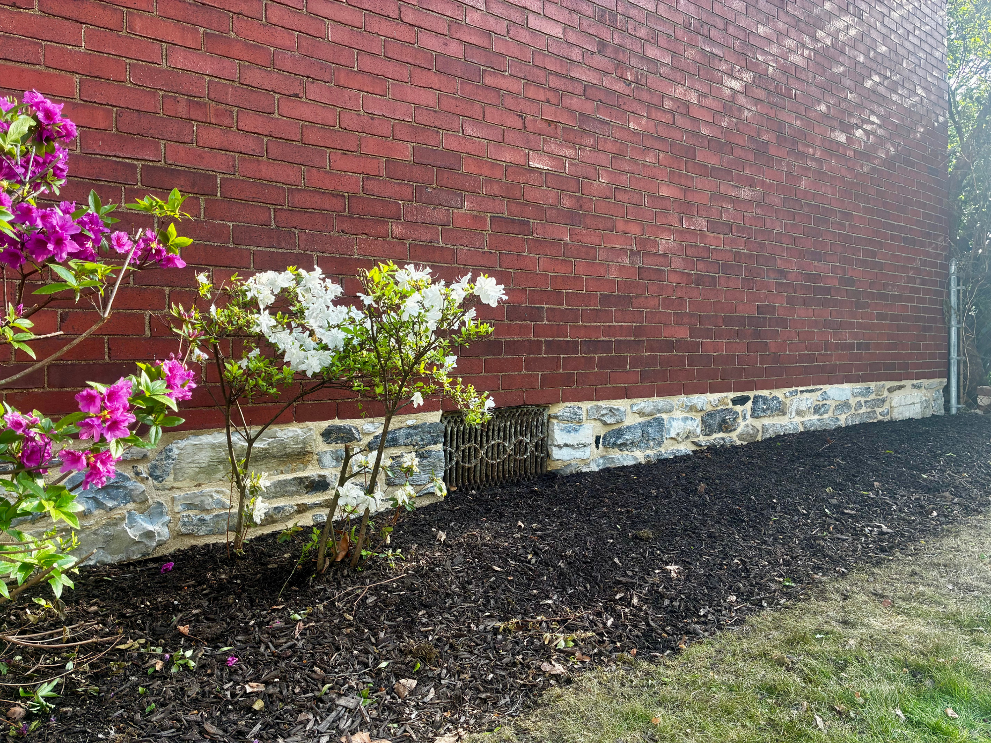 Why Trapped Moisture Is More Dangerous Than Rain for Masonry