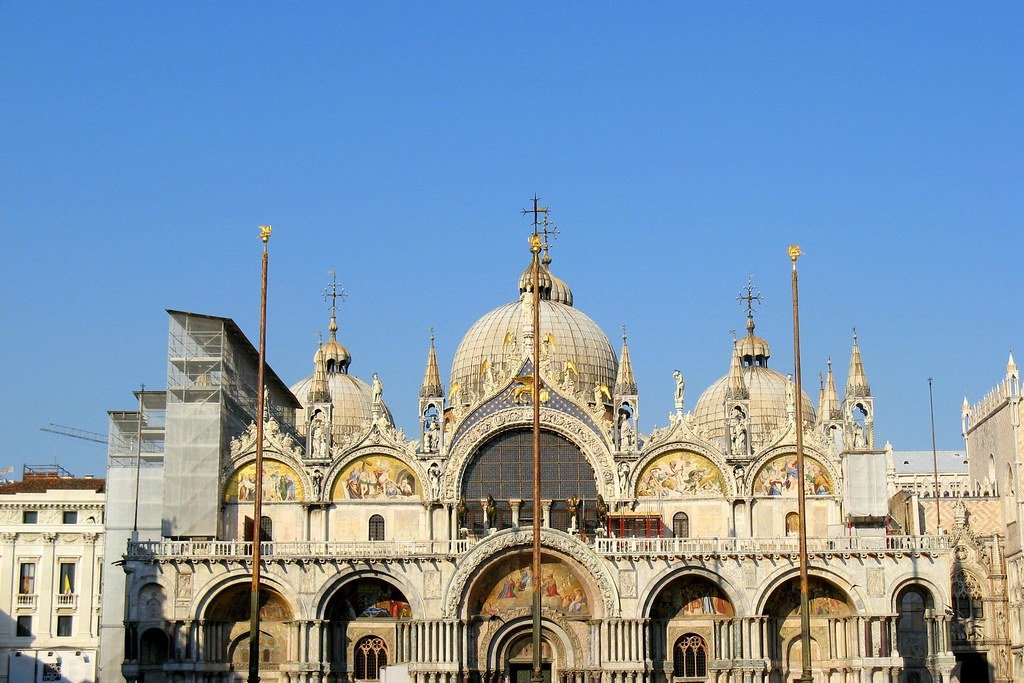 Basilica di San Marco arch.jpg
