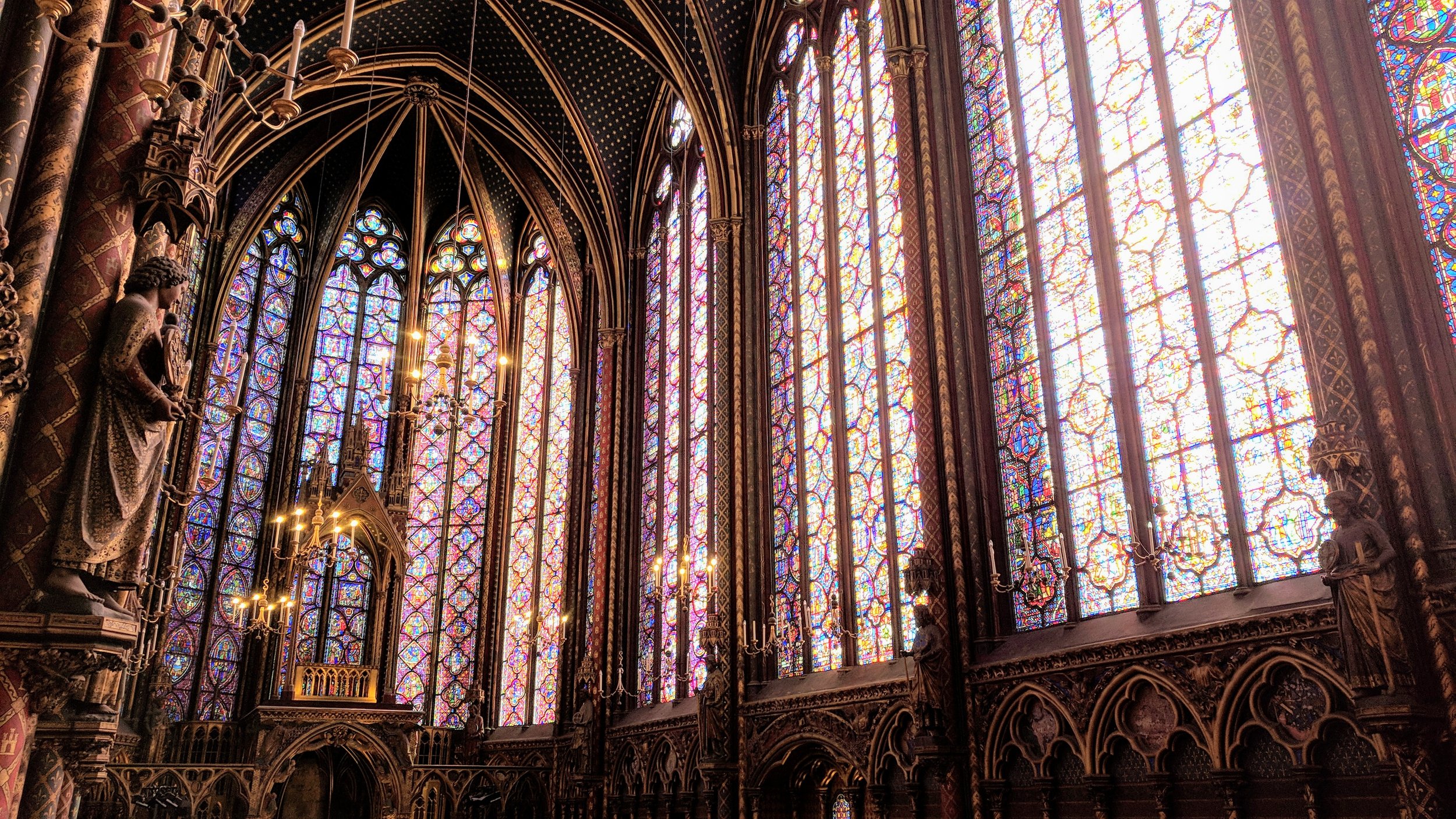 La-Sainte-Chapelle-interior.jpeg