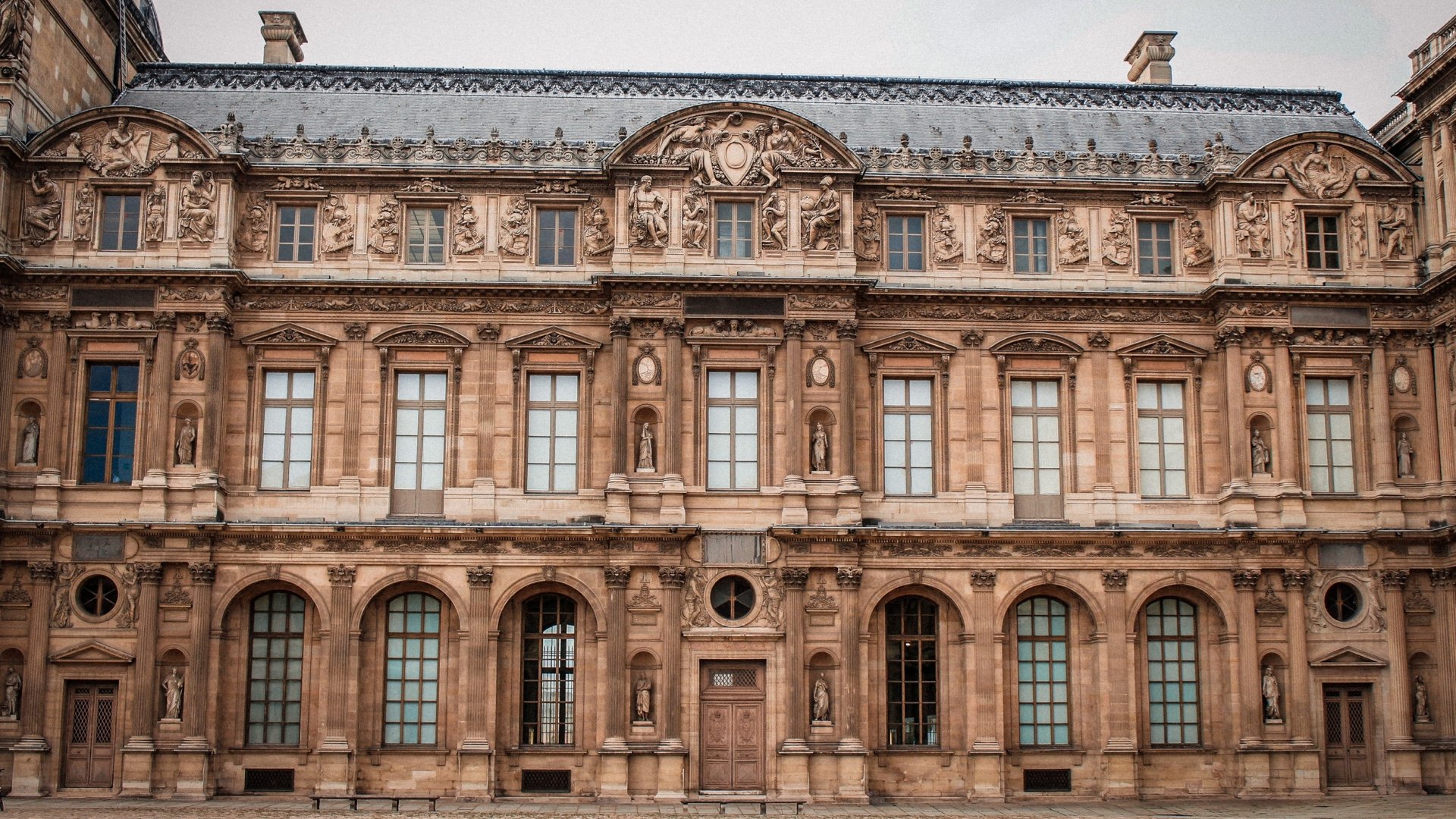 3. Louvre & Tuileries Vidi Guides Self Guided.jpg
