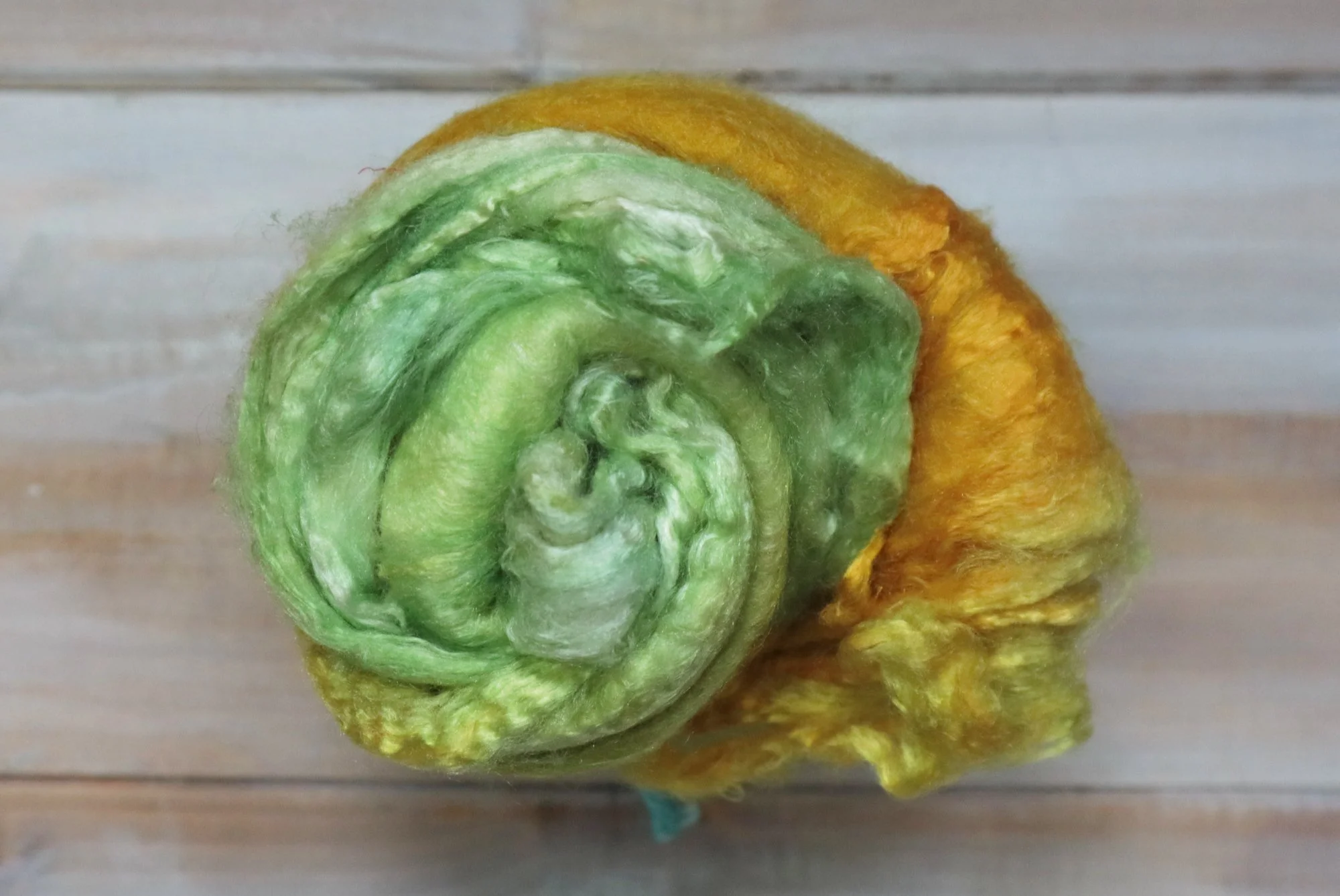 Mulberry Silk Hankies 13g 0.5oz - Daffodils