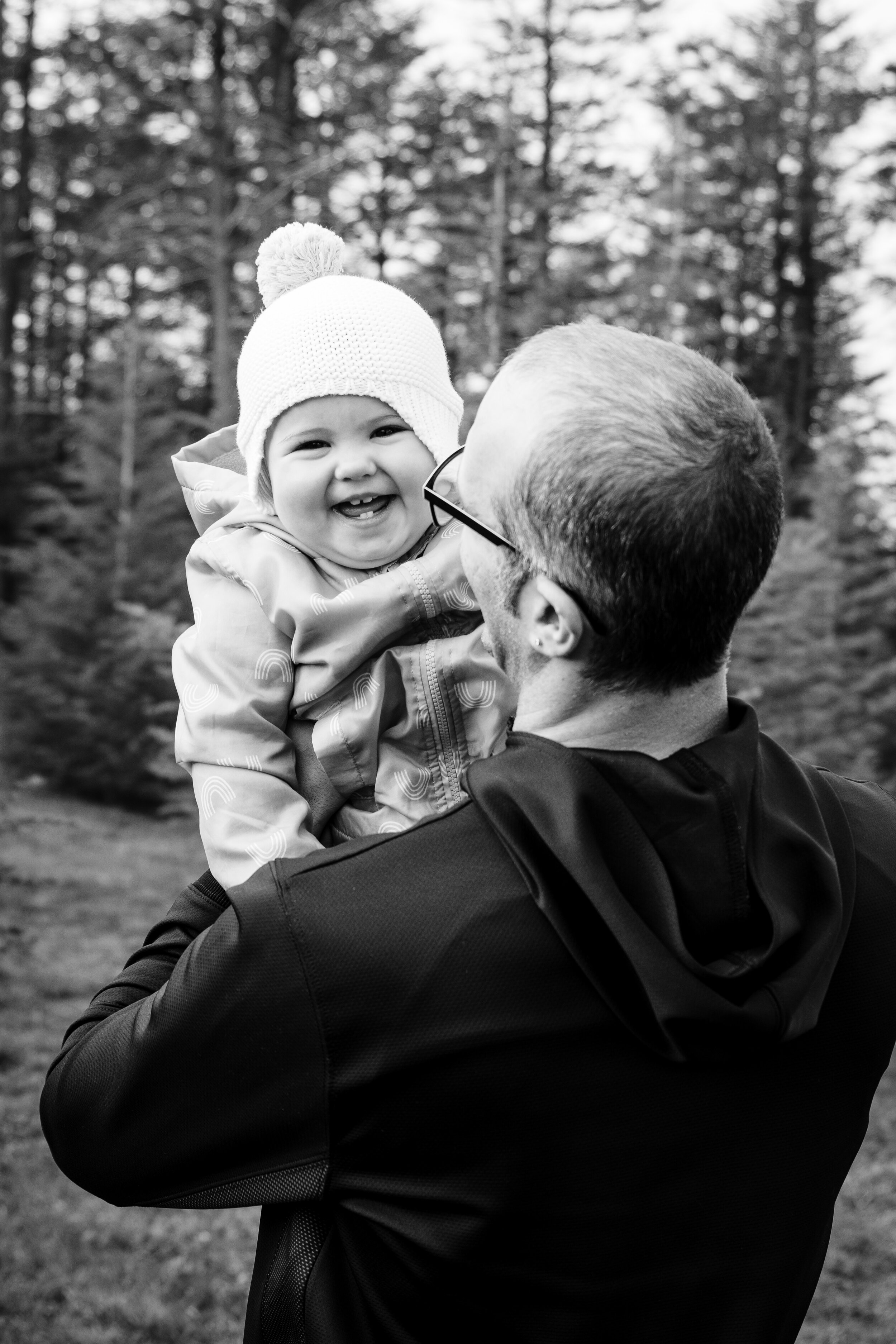 Canberra Family photography: AJ Nitz Images - Dad hugs daughter