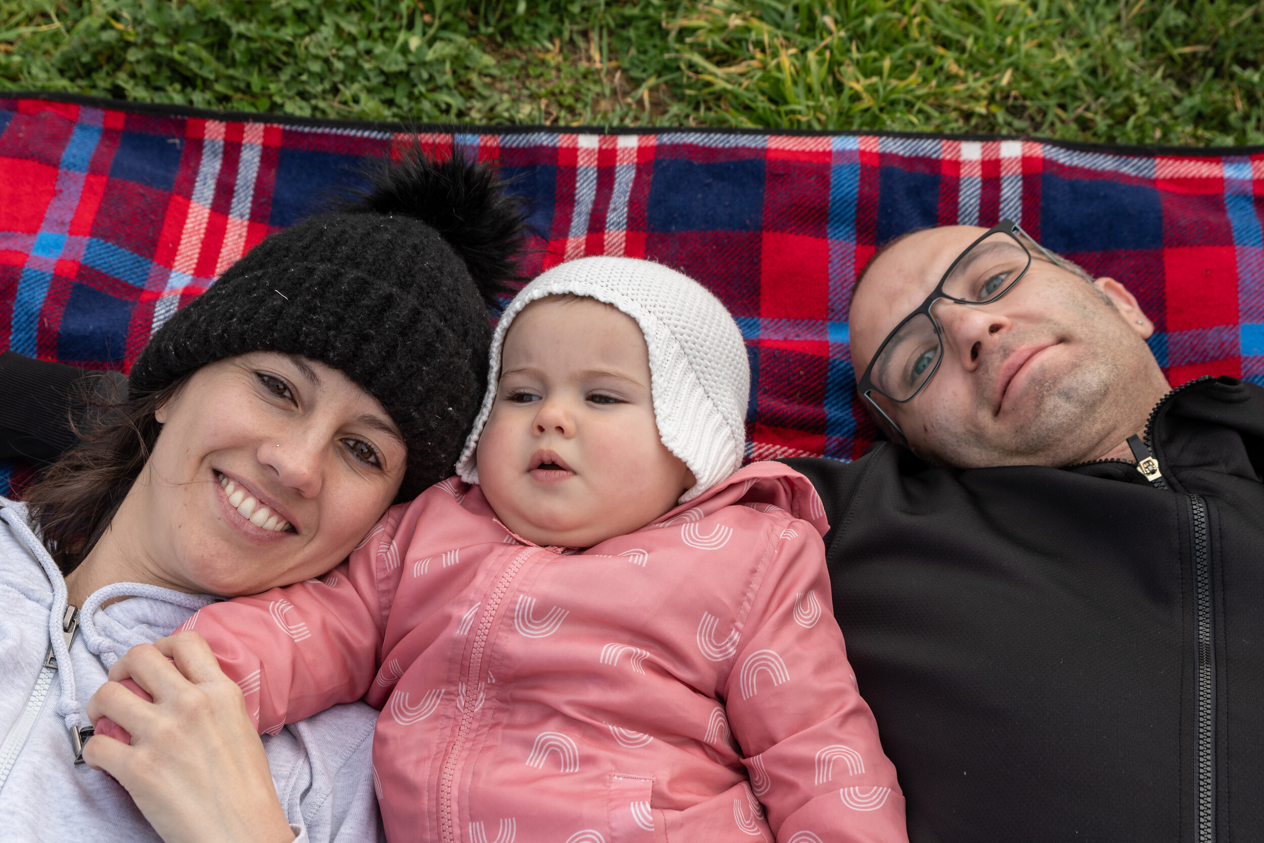 Canberra Family photography: AJ Nitz Images - Family lay on blanket