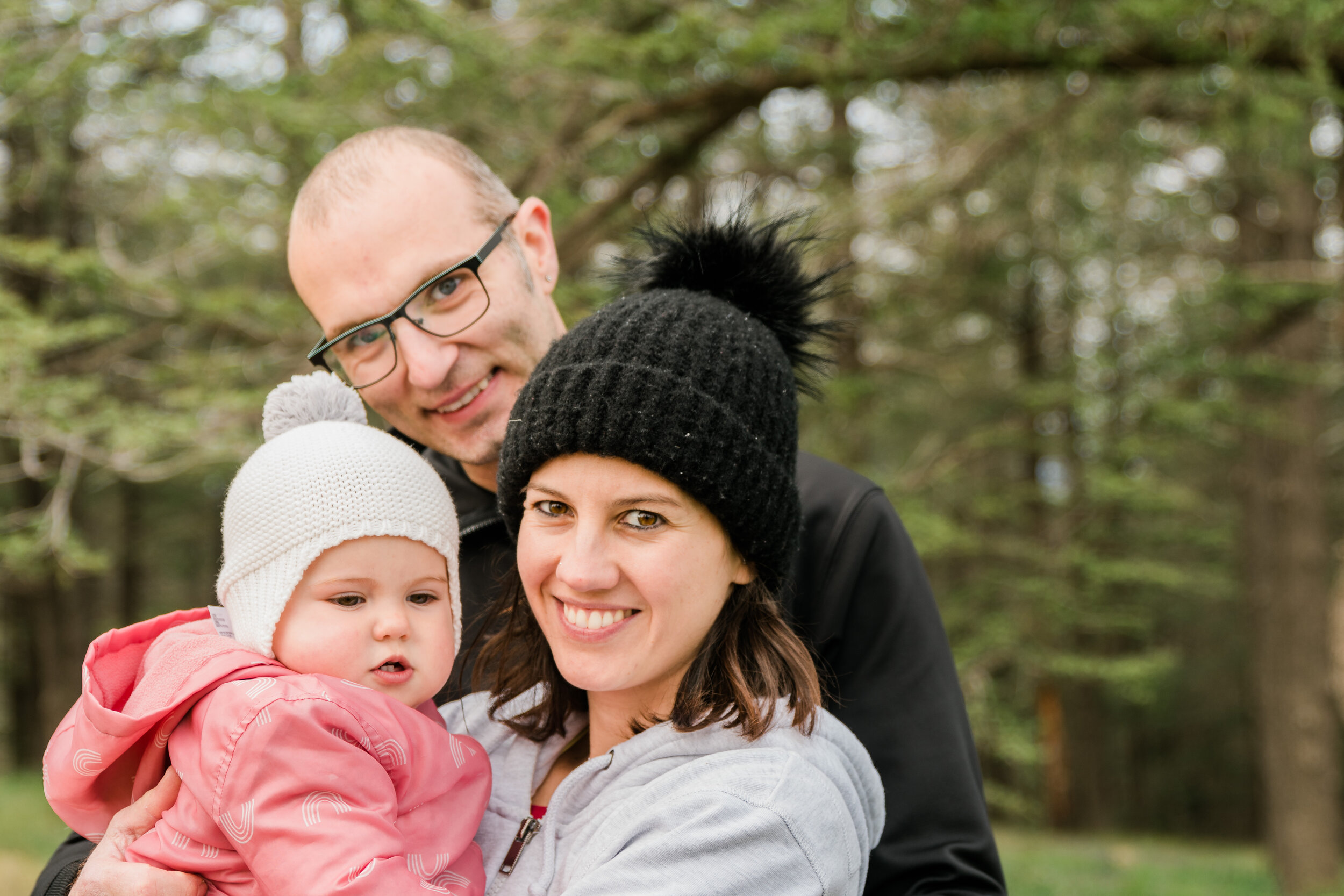 Canberra Family photography: AJ Nitz Images - Family hug each other