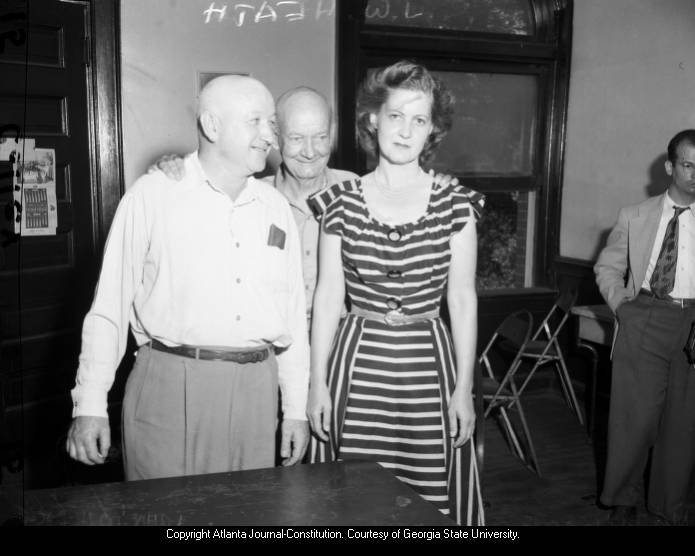 John Wallace with his wife Josephine during the murder trial, 1948 .jpeg