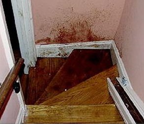 stair_blood4.jpg