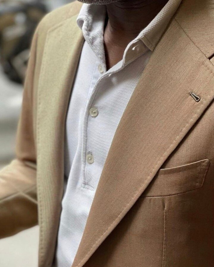 Class is in session&hellip;Linen 101 :: how to make a crisp tailored suit cool and casual 🍎😎 Design custom pieces (like this tan summer number) for your clients on #Garmentier - demo @ link in bio. 👔🧵 #MenswearMonday⠀⠀⠀⠀⠀⠀⠀⠀⠀
📸: @jeanmanuelmorea