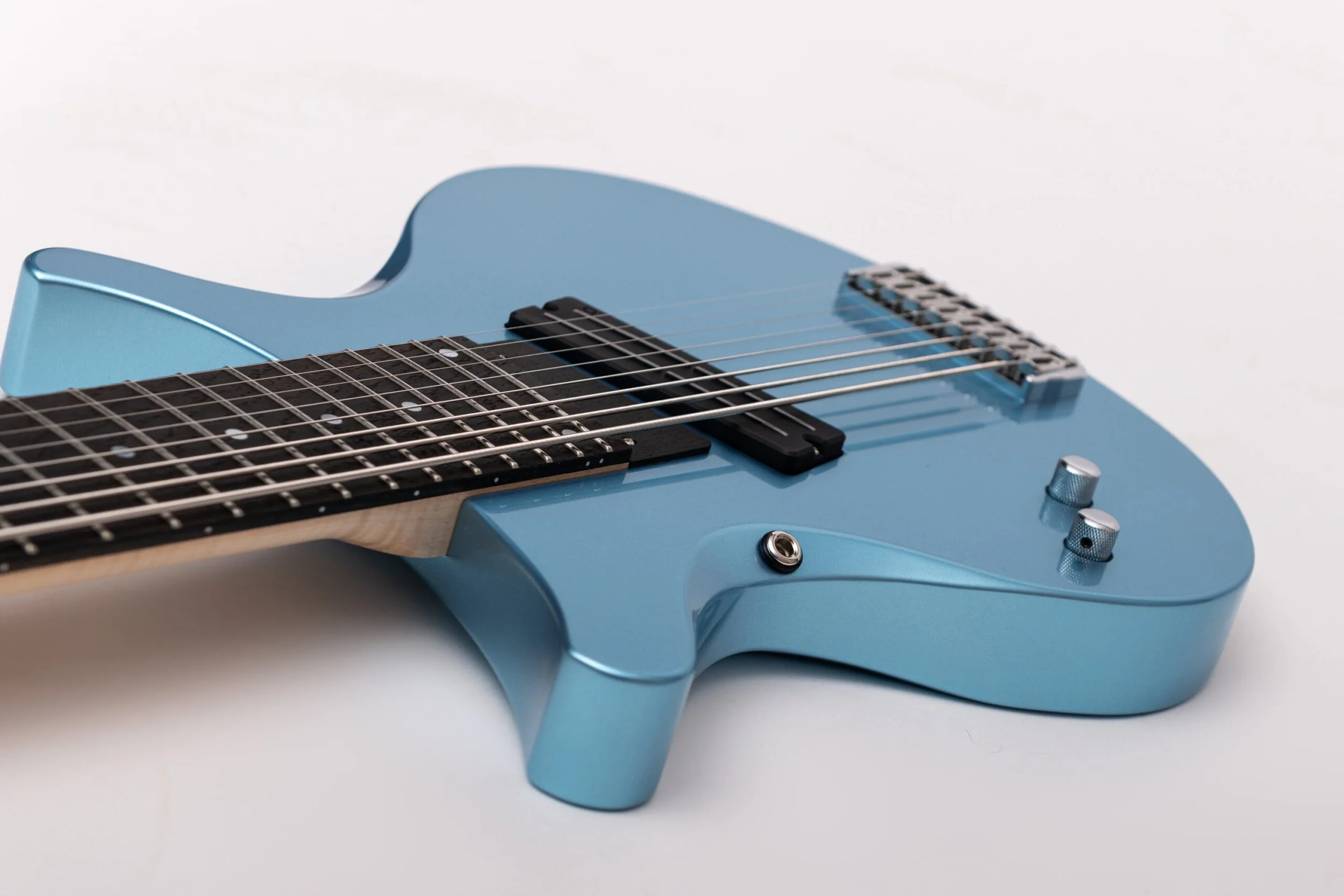 Touch-Guitars-U8-Deluxe-Pelham-Blue-metallic7-scaled.jpg
