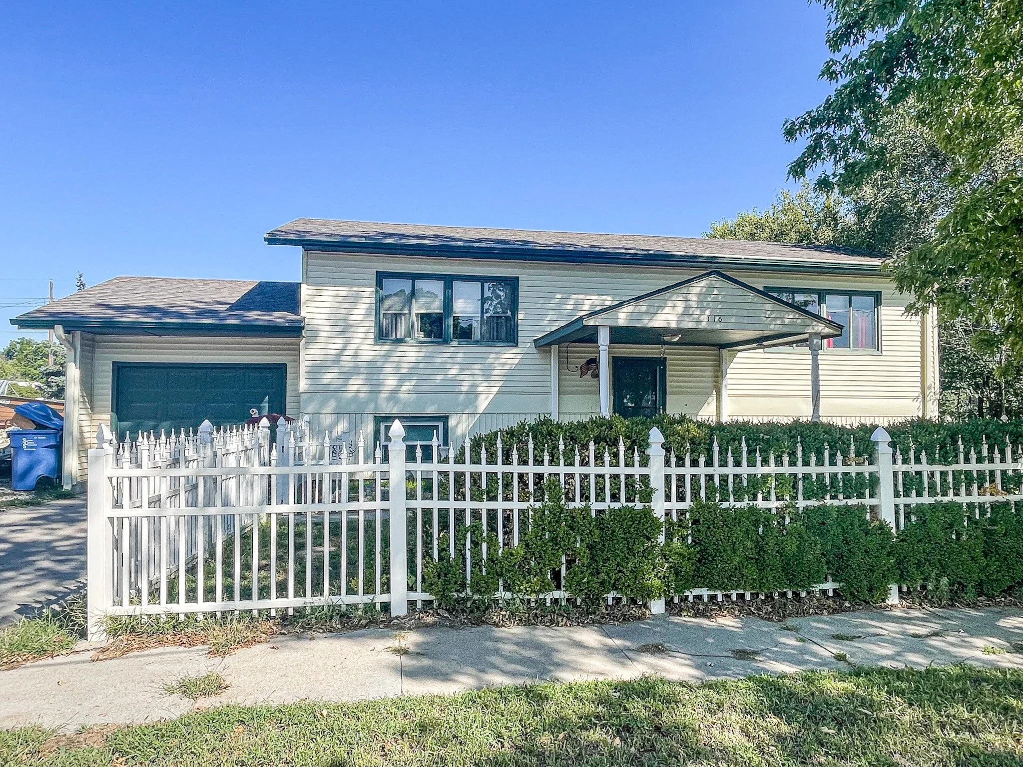 Available Listings — Country Road Realty