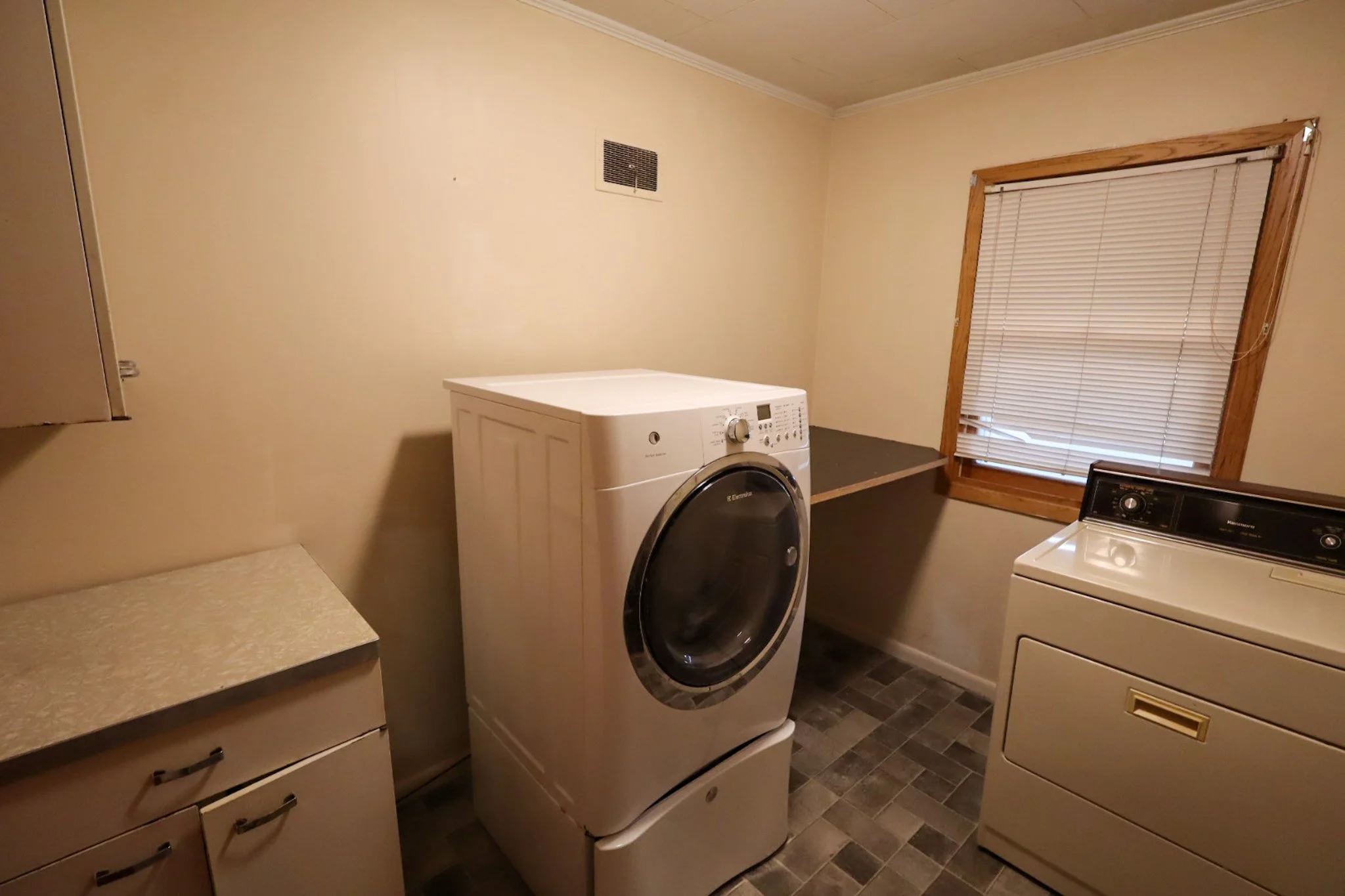 Laundry Room - Unit 2