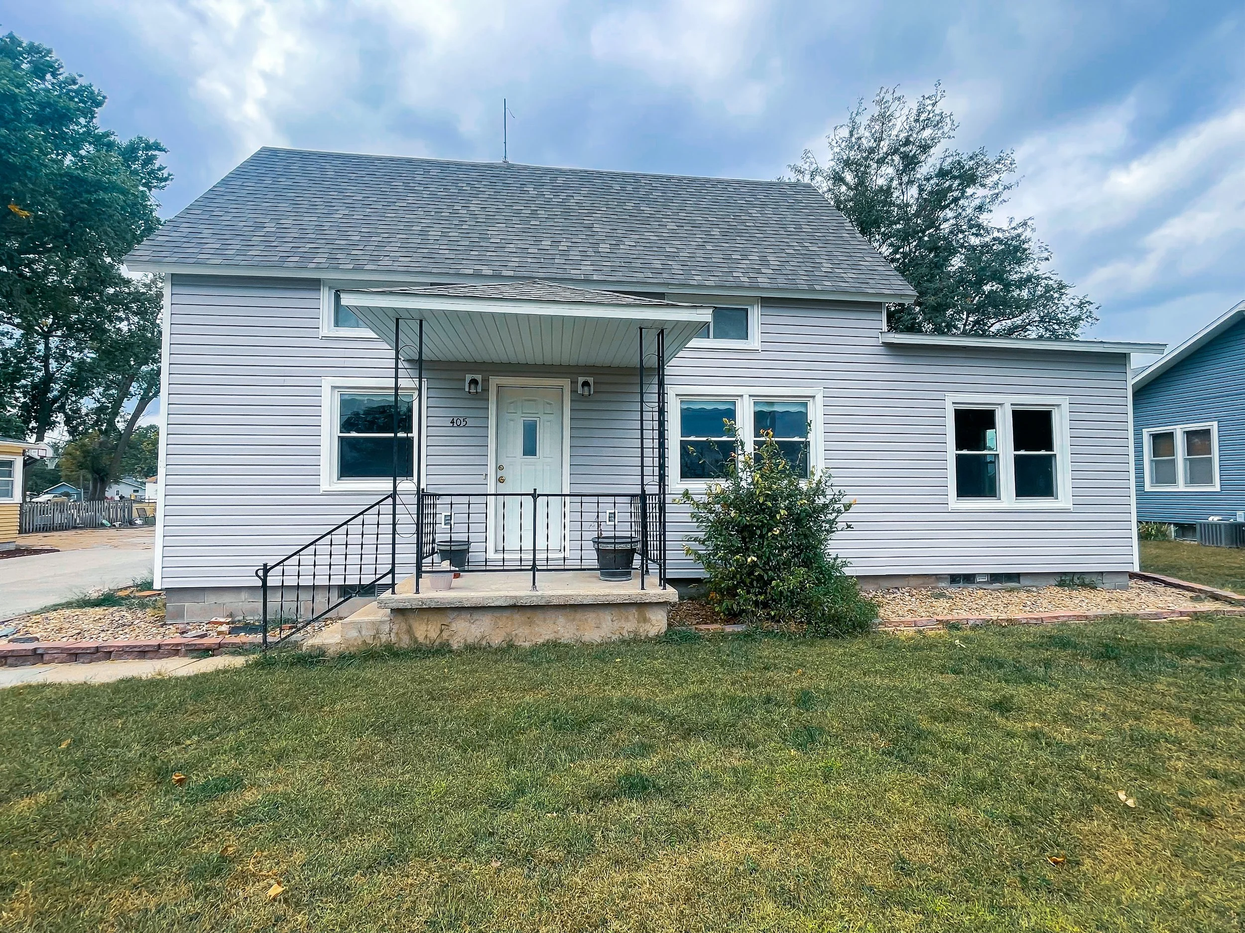 Available Listings — Country Road Realty