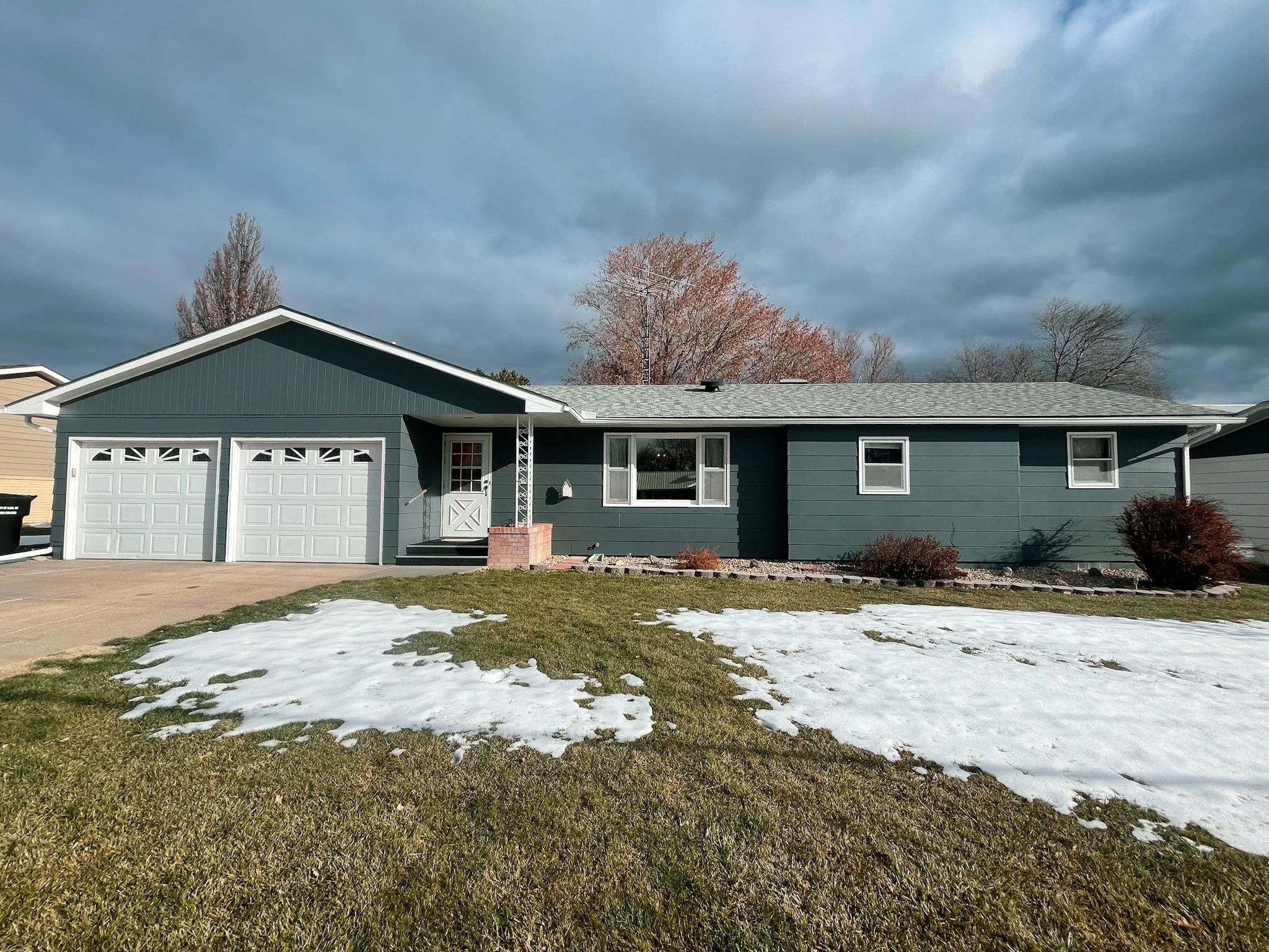 Available Listings — Country Road Realty