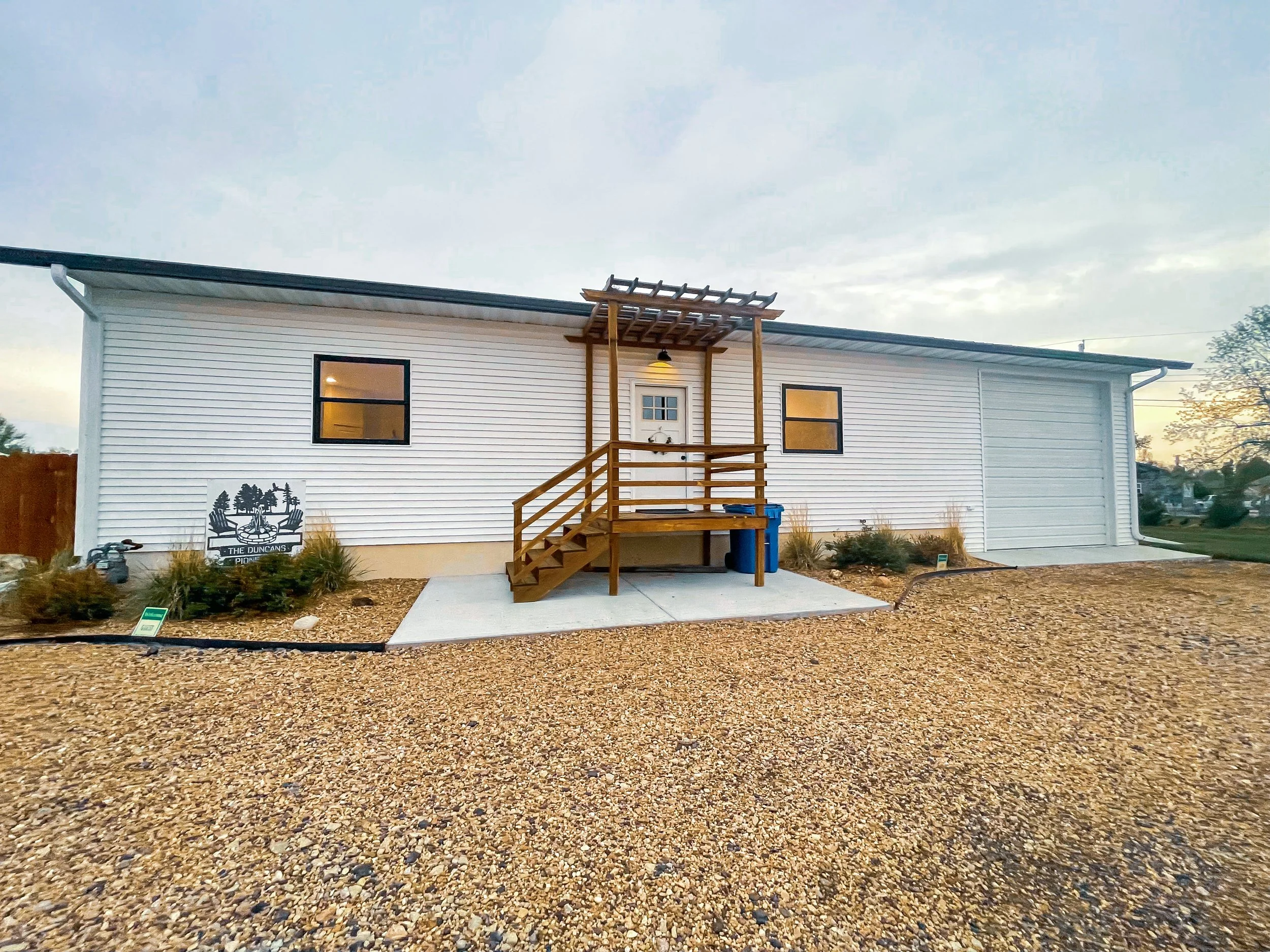 Available Listings — Country Road Realty