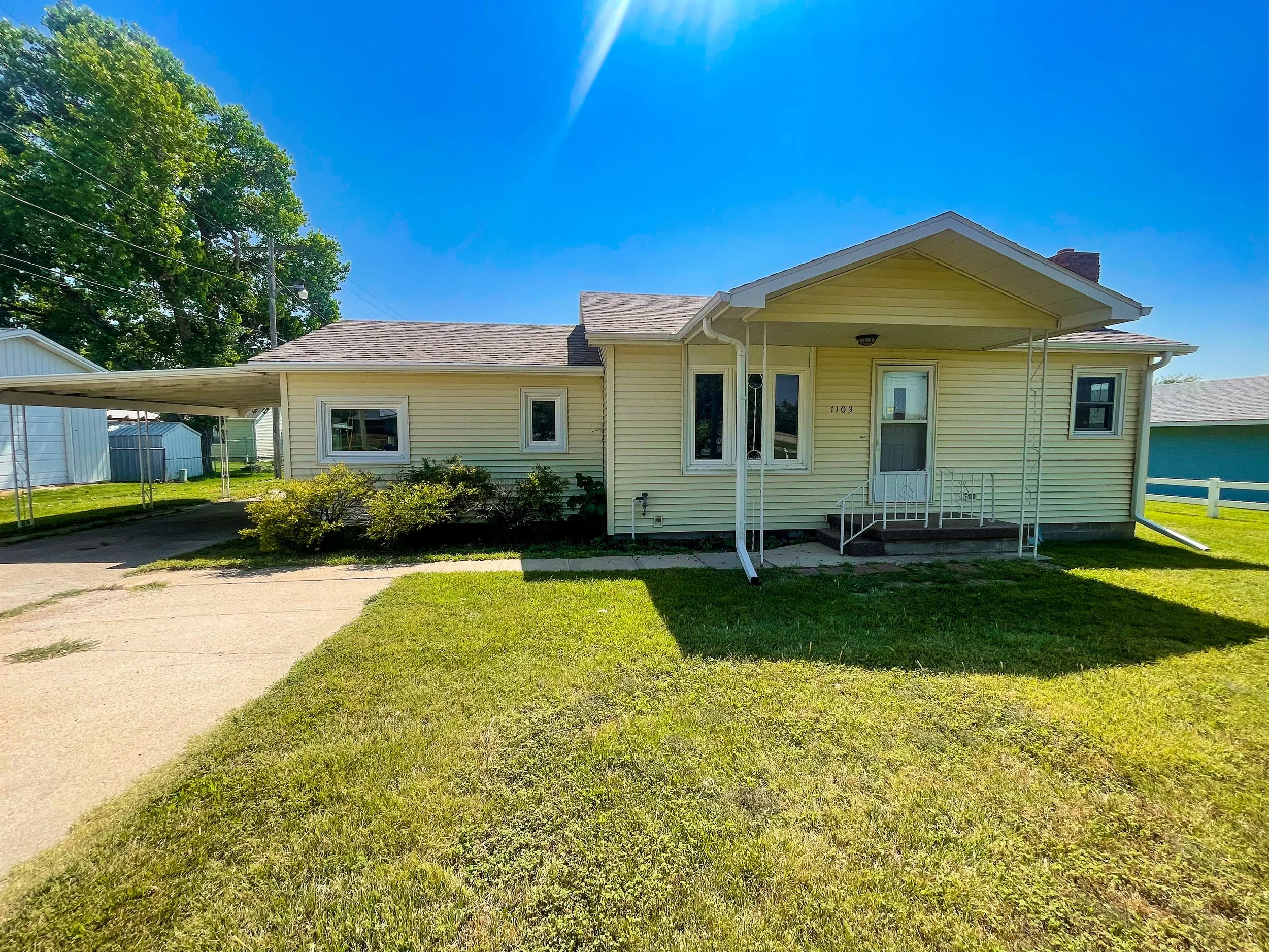 Available Listings — Country Road Realty