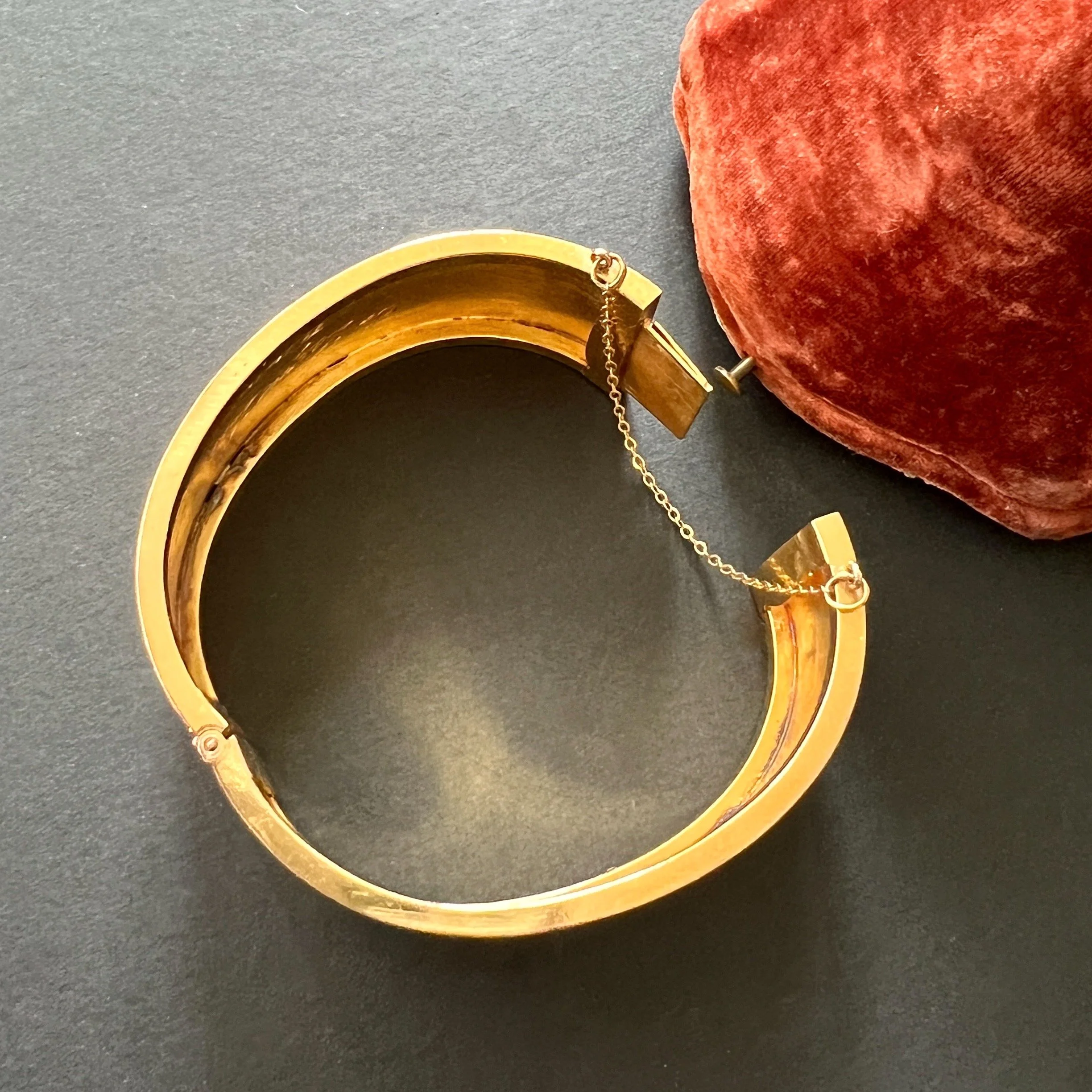 Antique Victorian Streamlined Gold Hinged Bangle