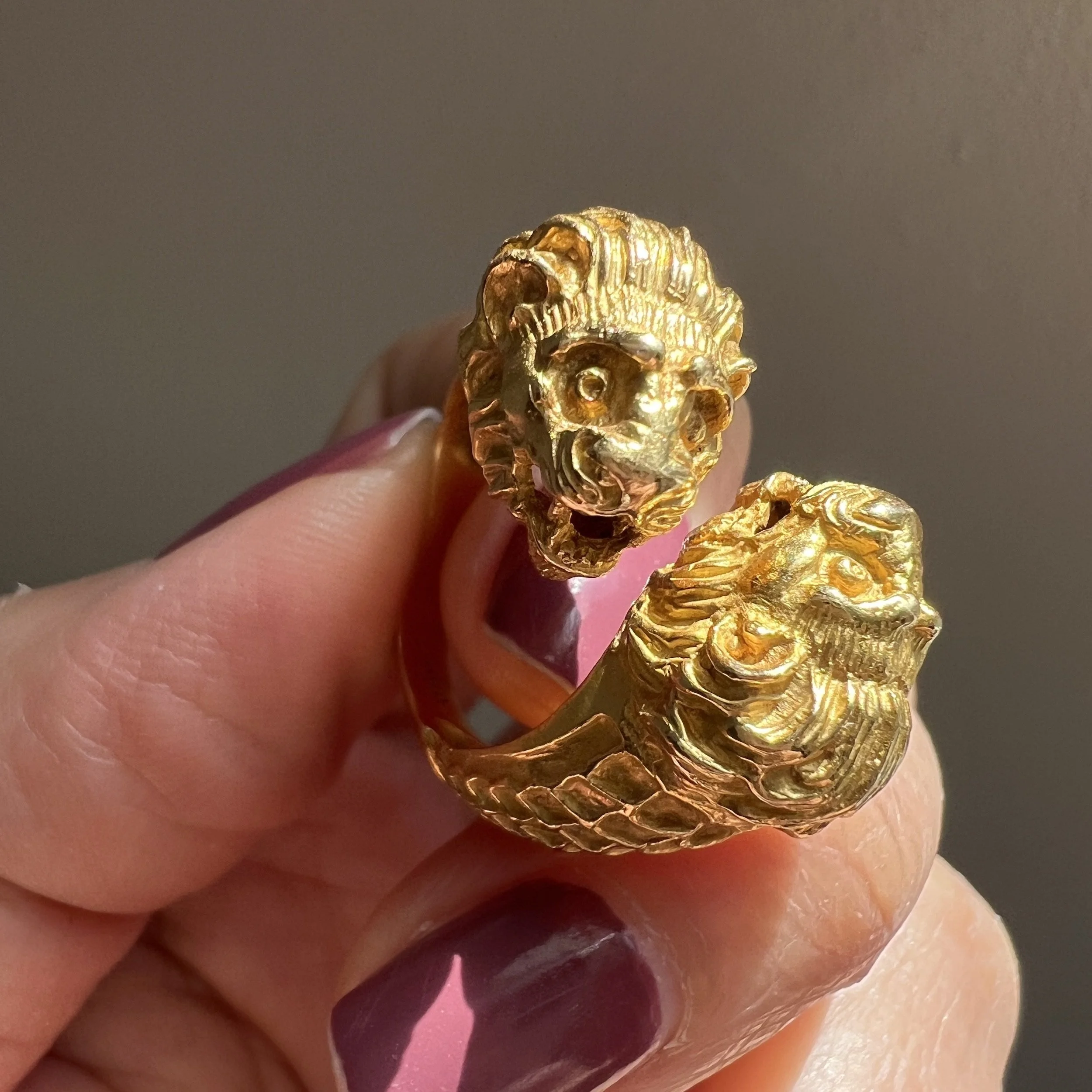 (SOLD) Vintage/Estate Gold Twin Lion Bypass Ring