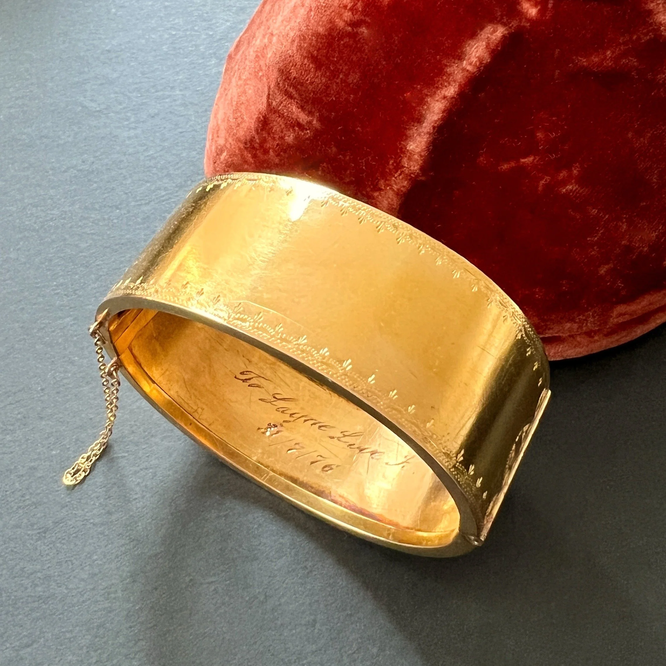 Antique Victorian Streamlined Gold Hinged Bangle