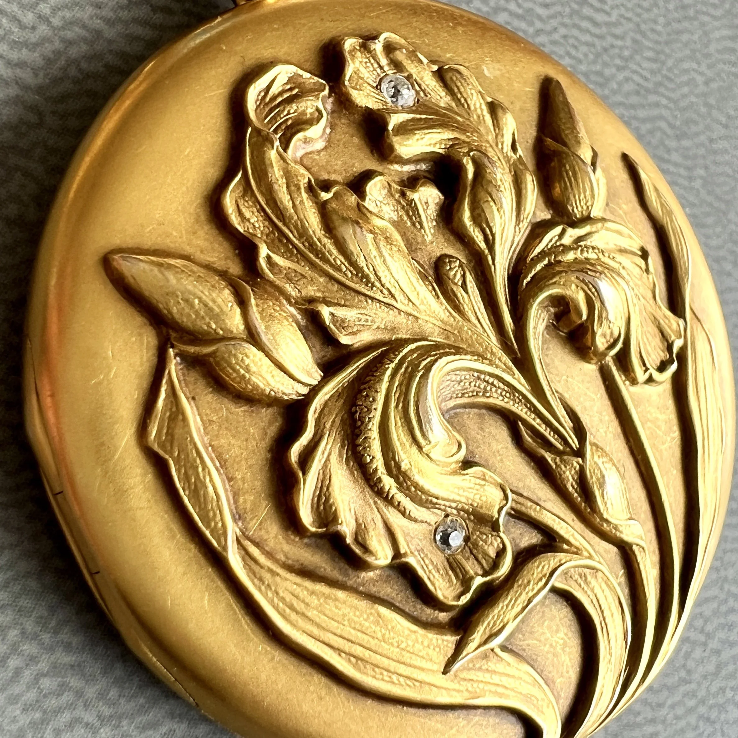 Antique American Art Nouveau Bearded Iris Large Gold Locket