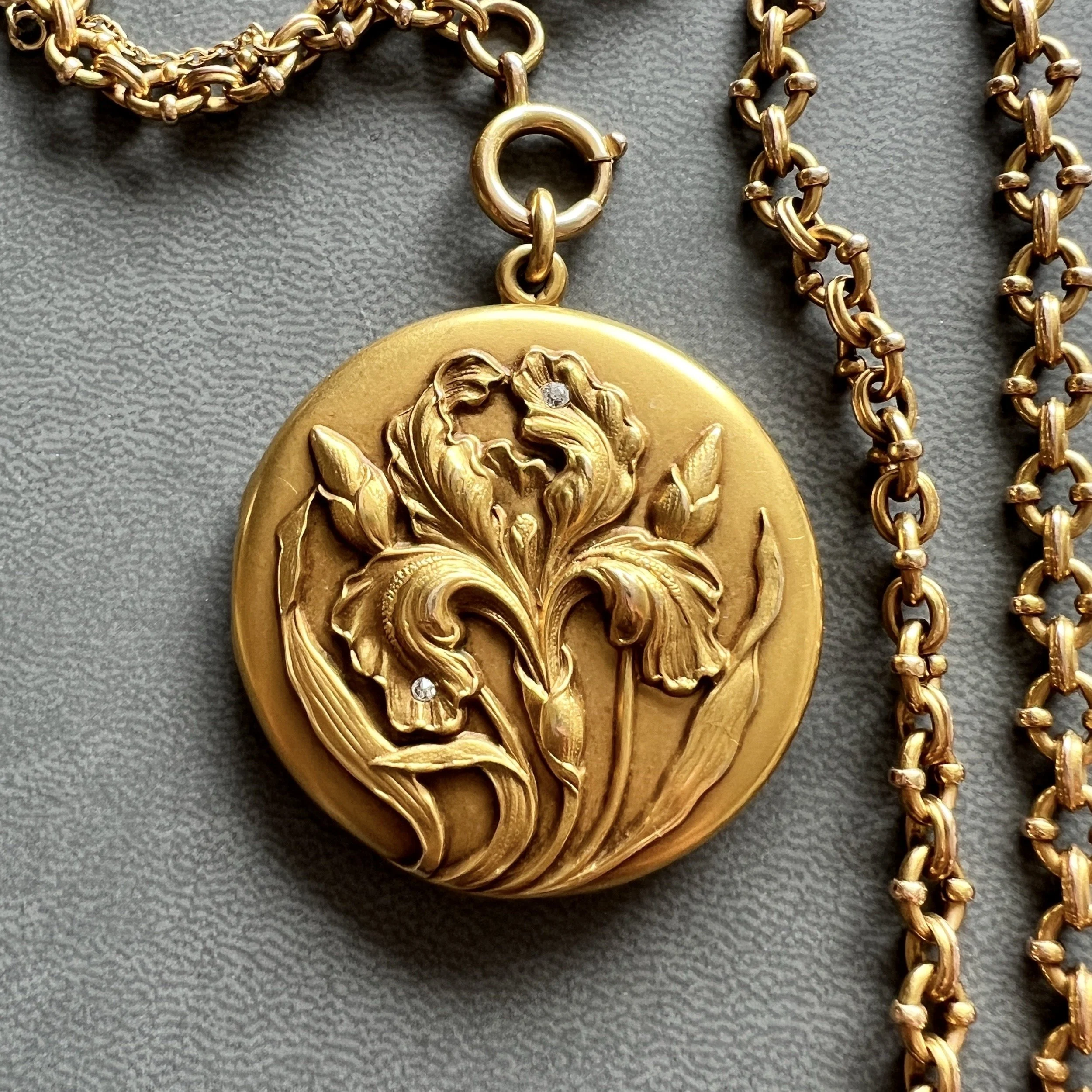 Antique American Art Nouveau Bearded Iris Large Gold Locket
