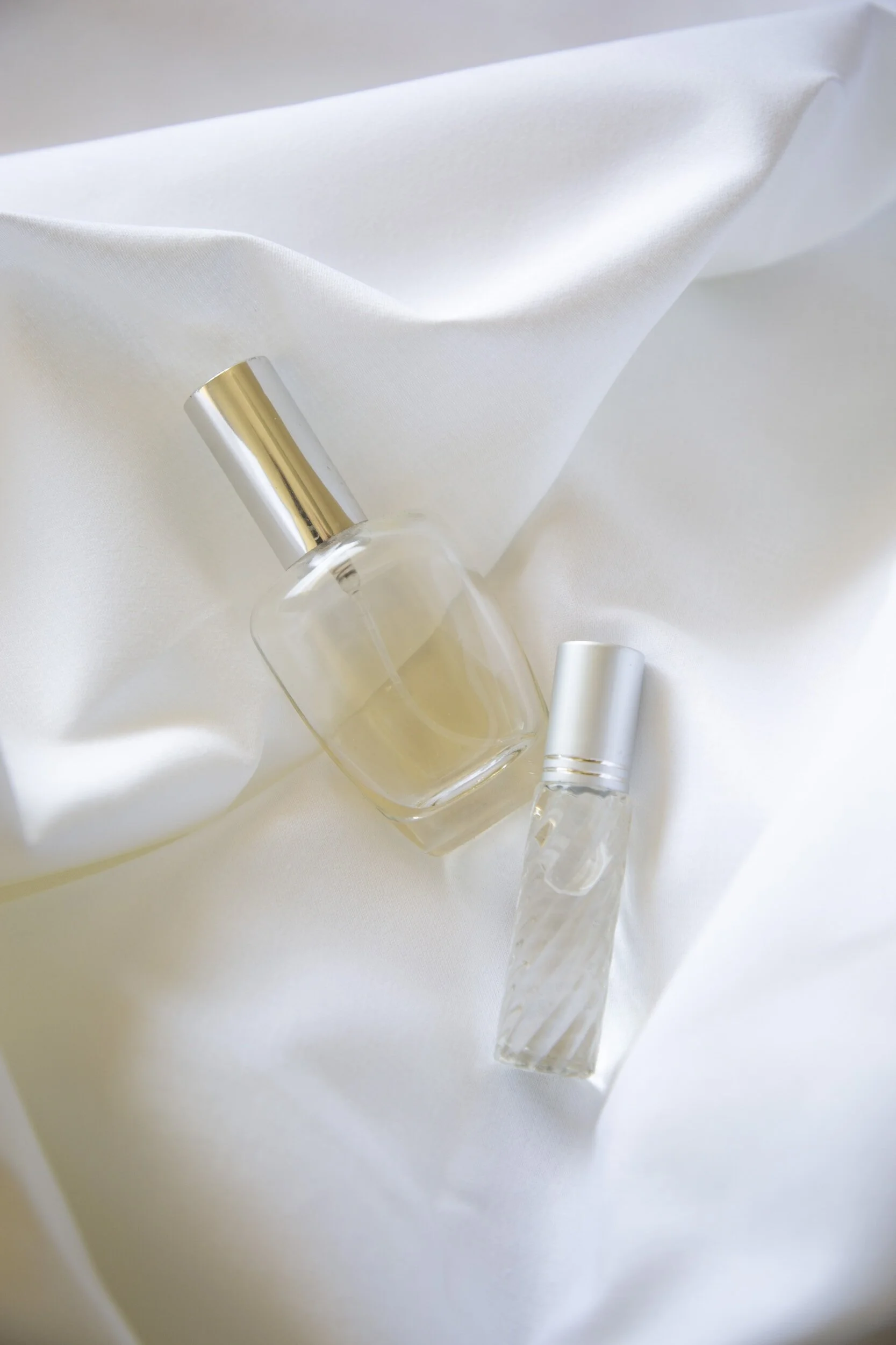 Naturkosmetik Parfum: 9 Marken für natürliche Düfte & Tipps zur Eigenherstellung