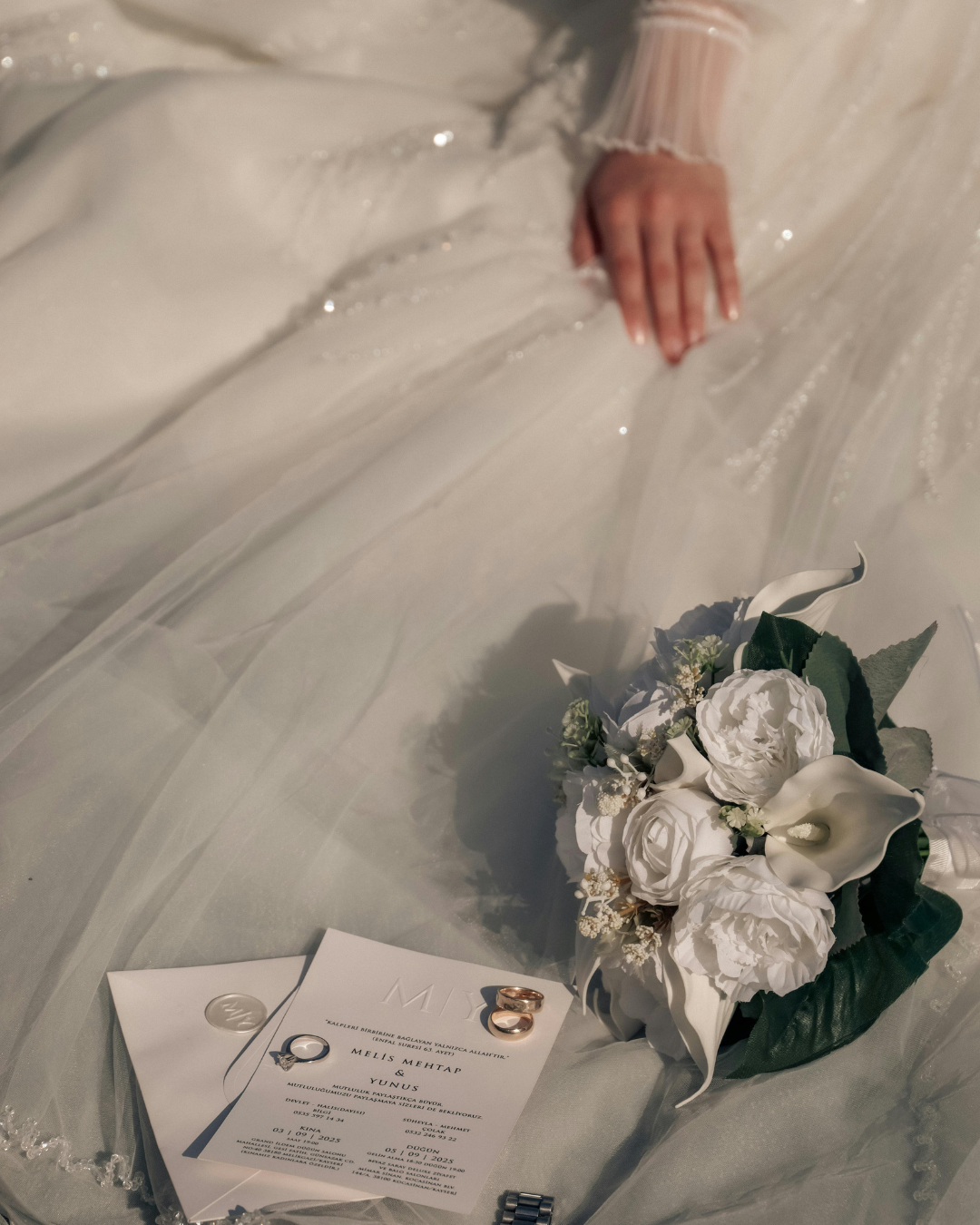 HOCHZEITSEINLADUNG höflich absagen: So geht's richtig – mit Mustertexten