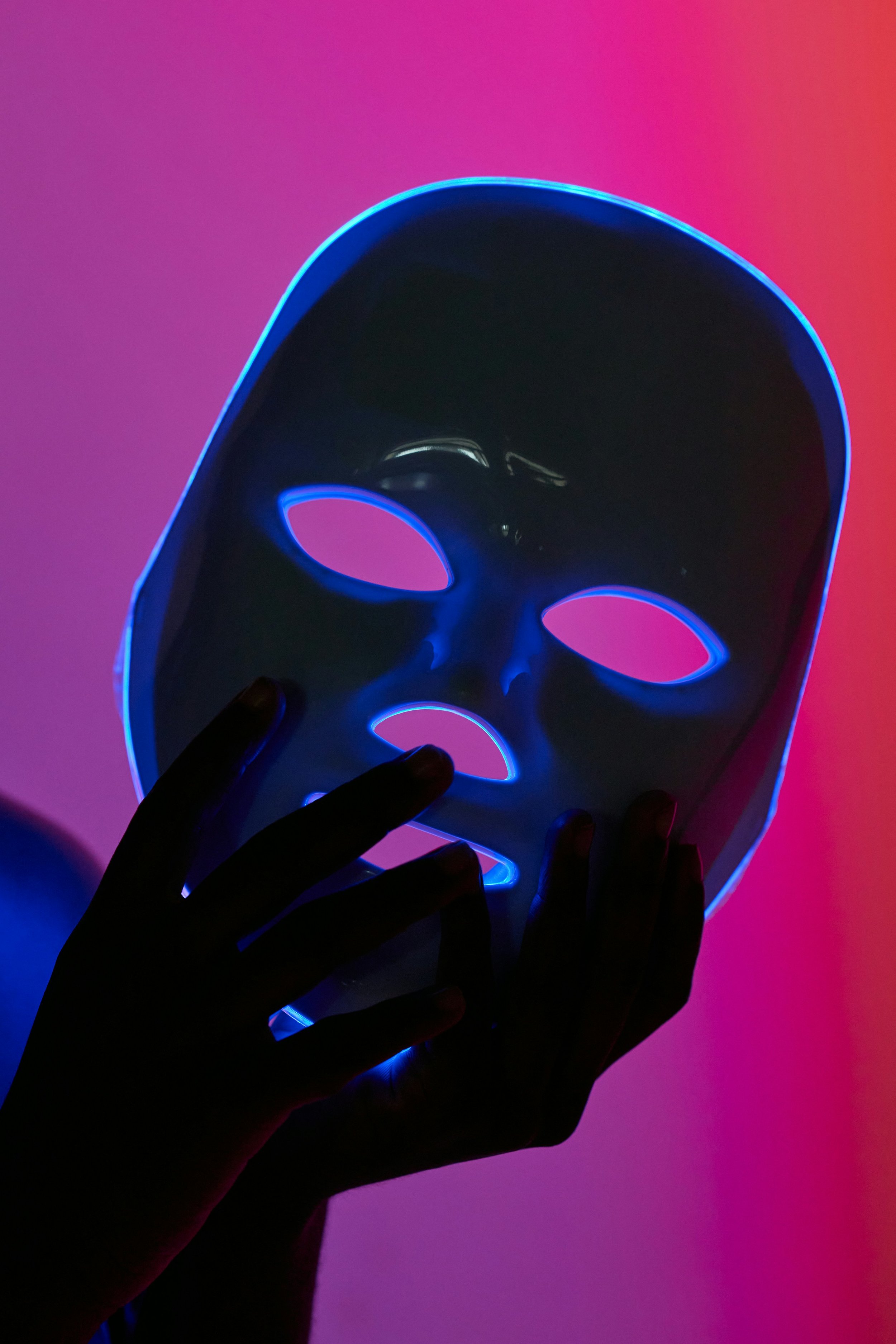 INFRAROTMASKEN &amp; LED-MASKEN IM TEST 2026: Die 7 besten Modelle im ehrlichen Vergleich
