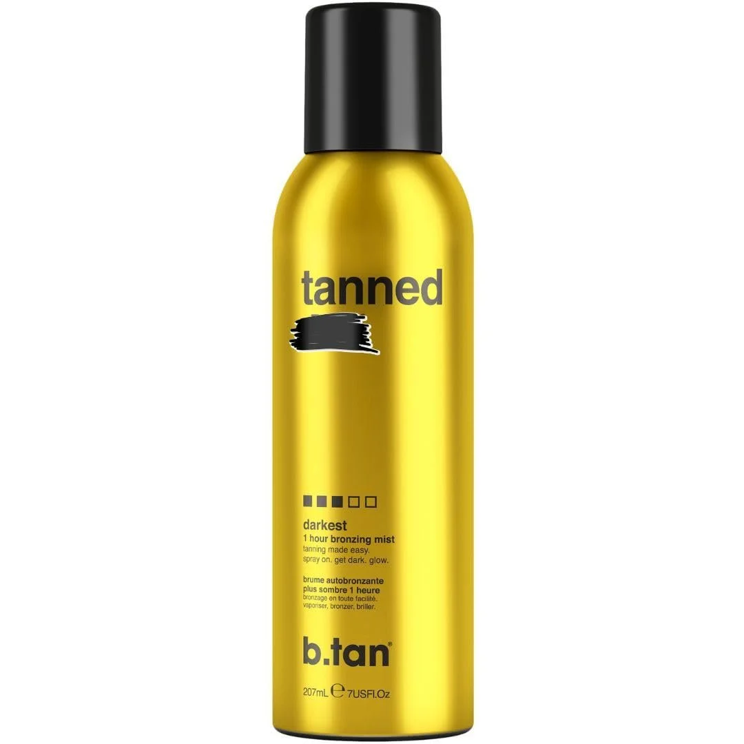 Goldene Sprühflasche des b.tan Selbstbräuners "tanned darkest" (1 hour bronzing mist) mit schwarzem Deckel.