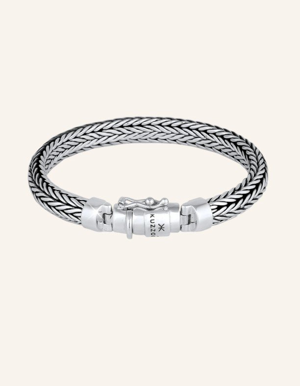 Maskulines Armband aus 925er Silber mit geflochtenem Design von KUZZOI – stilvolles Valentinstag Geschenk für Männer mit Sinn für Schmuck und Persönlichkeit.