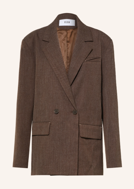 Brauner, melierter Oversize-Blazer in Zweireiher-Optik mit fallendem Revers vor hellem Hintergrund. Lässiger Damenblazer mit zwei Knöpfen, Klappentaschen, Brustleistentasche und braunem Futter.