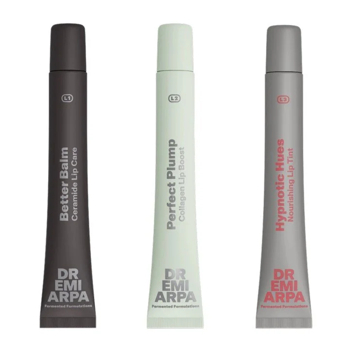 Drei Lippenpflegeprodukte in Tuben mit der Aufschrift Better Balm, Perfect Plump und Hypnotic Hues, moderne Beauty-Geschenkideen für Frauen auf weißem Hintergrund.